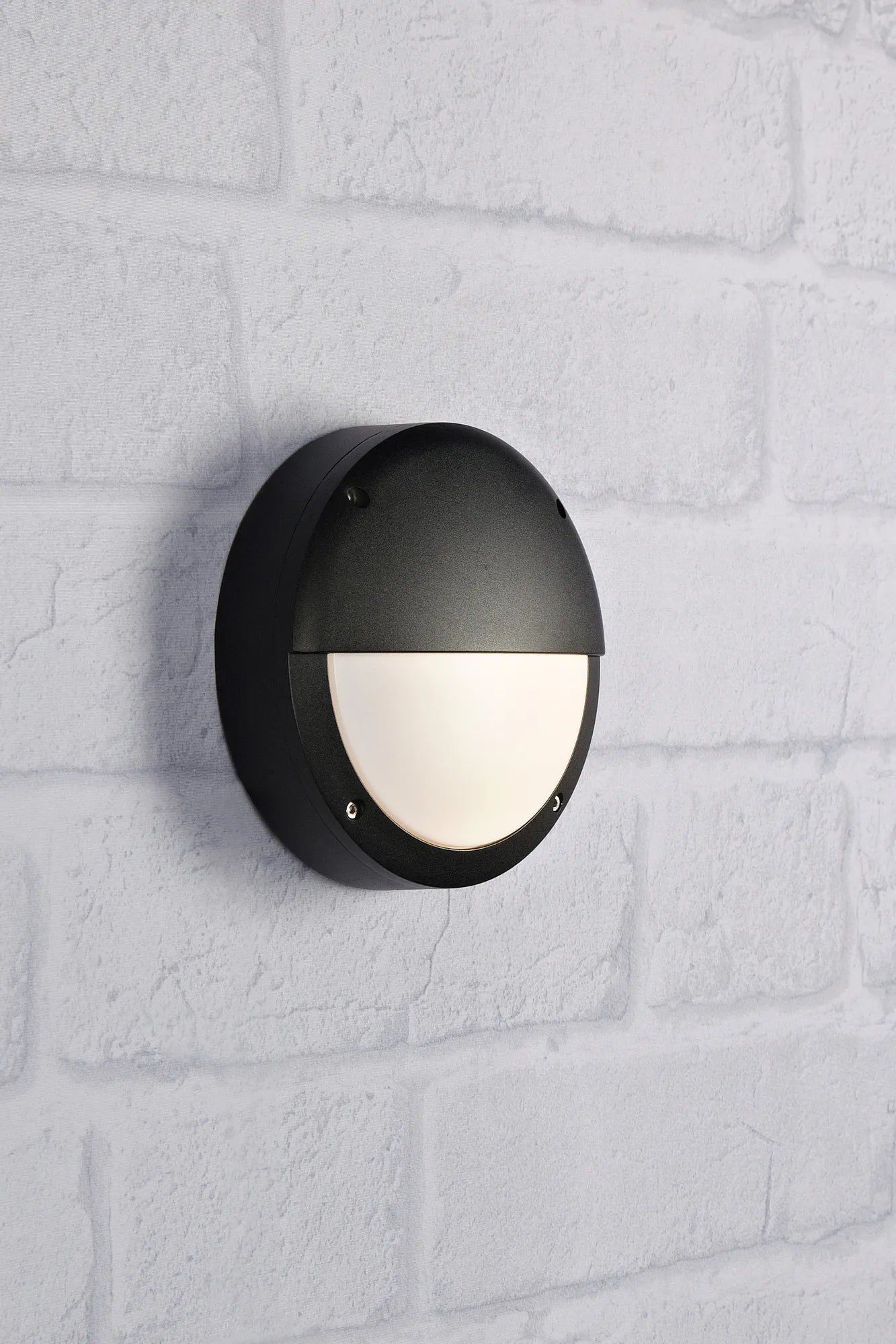 Hero svart vägglampa stilren belysning | Hero black wall lamp | Hero schwarz Wandleuchte minimalistische Beleuchtung