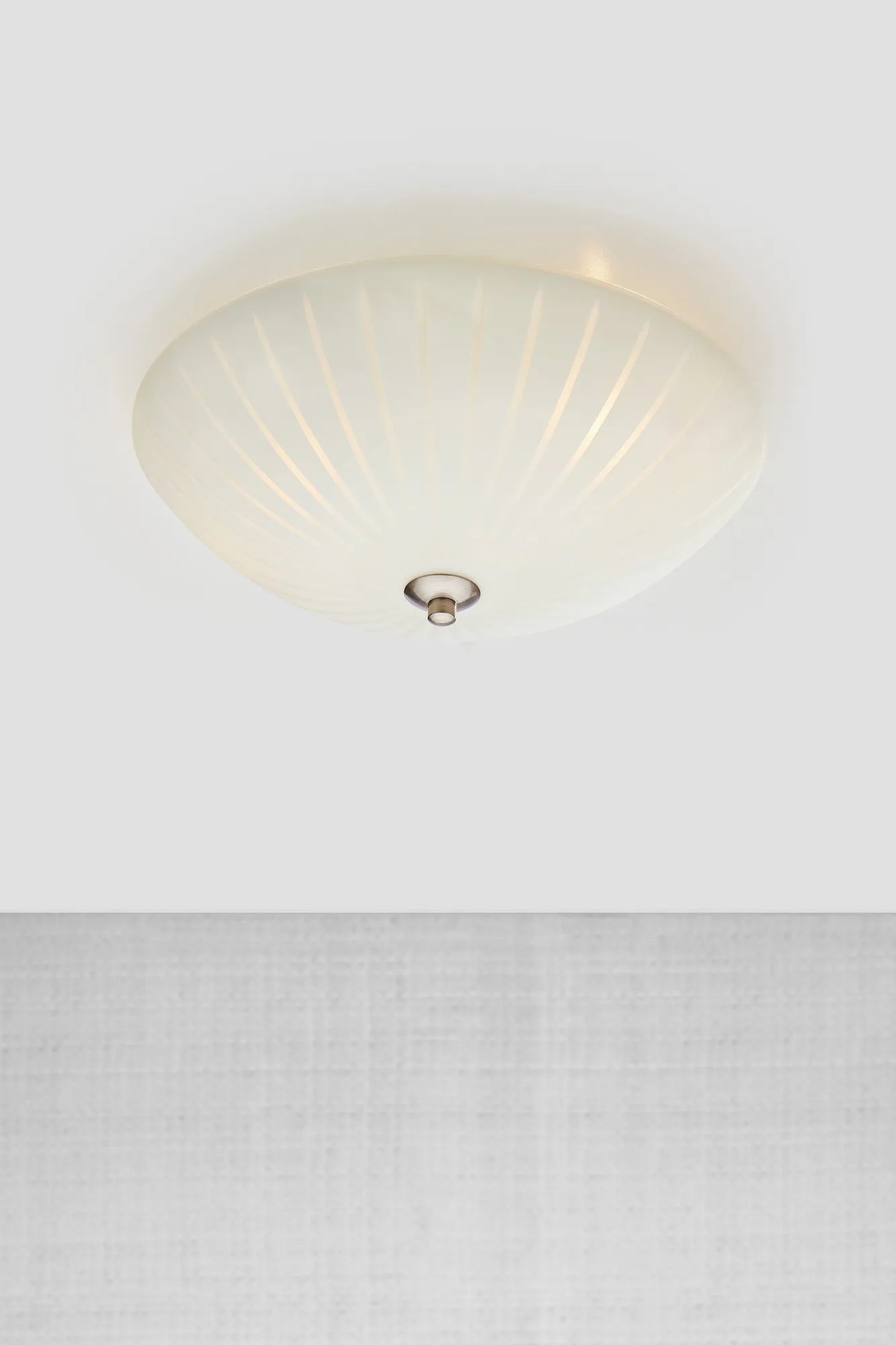 Cut vit plafond 35 cm stilren belysning | Cut white flush mount ceiling | Cut weiß Deckenleuchte minimalistische Beleuchtung