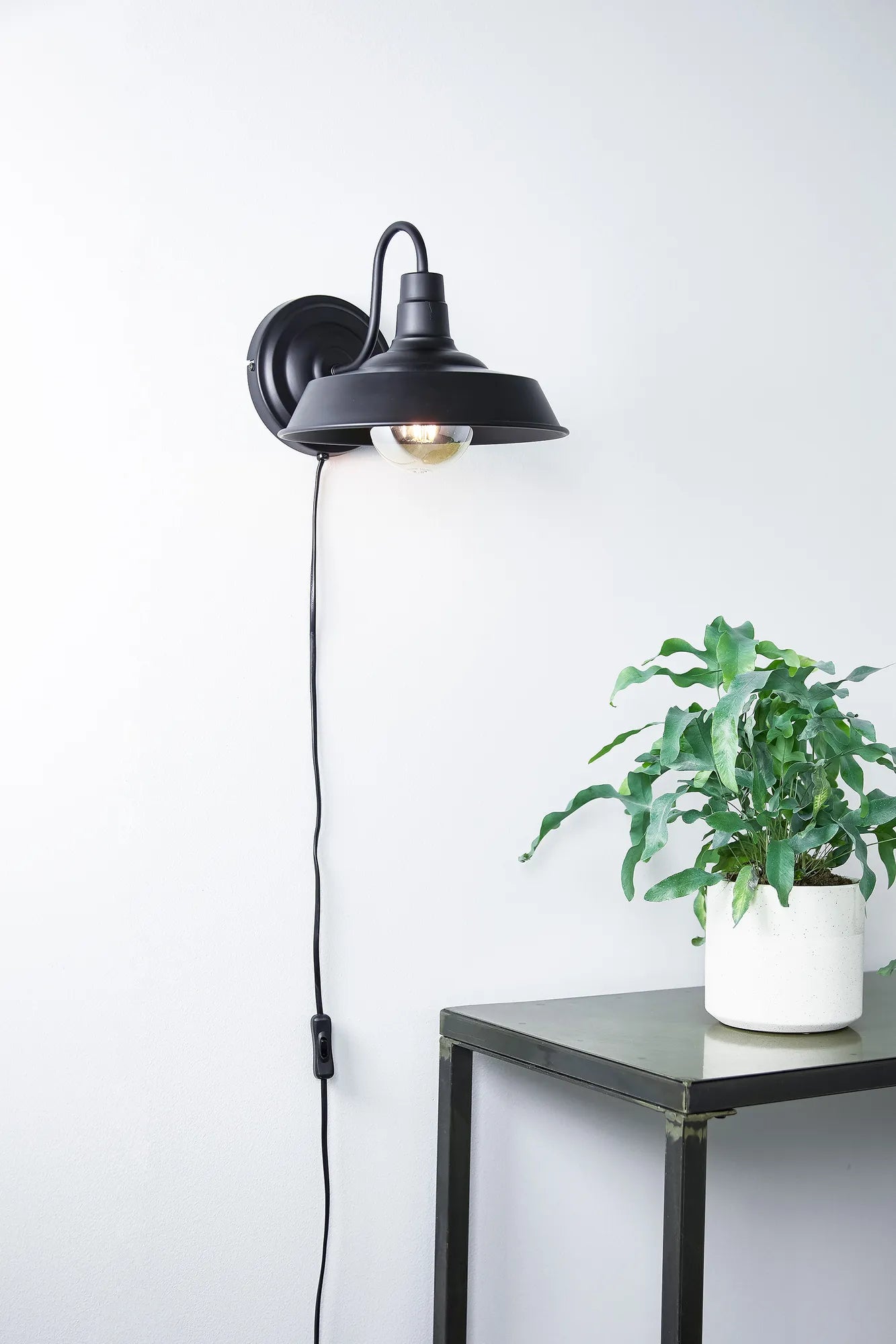 Grimsby Wall Lamp Black