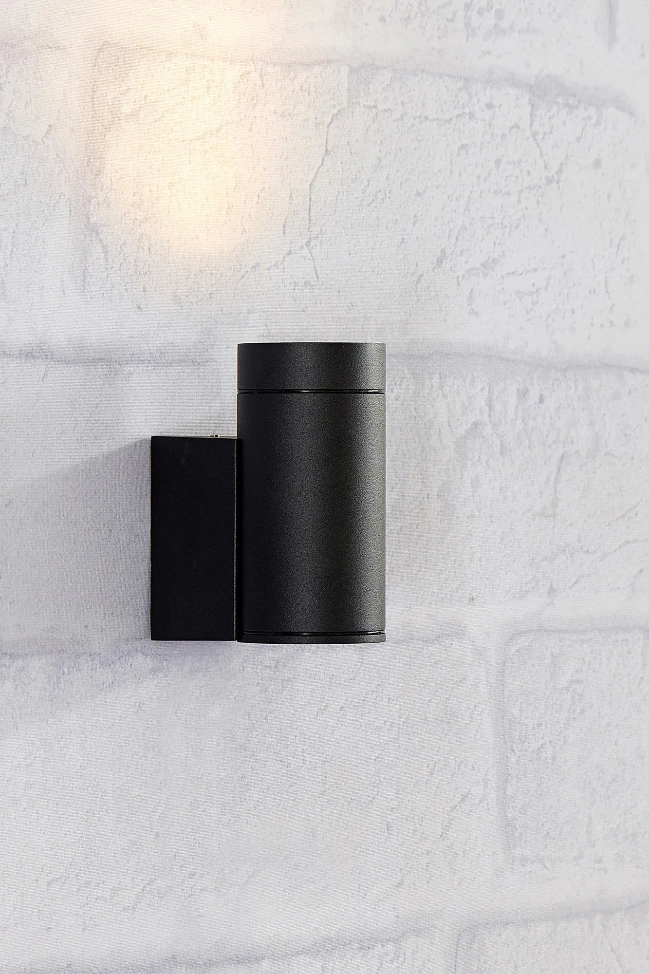 Pipe svart vägglampa stilren belysning | Pipe black wall lamp | Pipe schwarz Wandleuchte minimalistische Beleuchtung