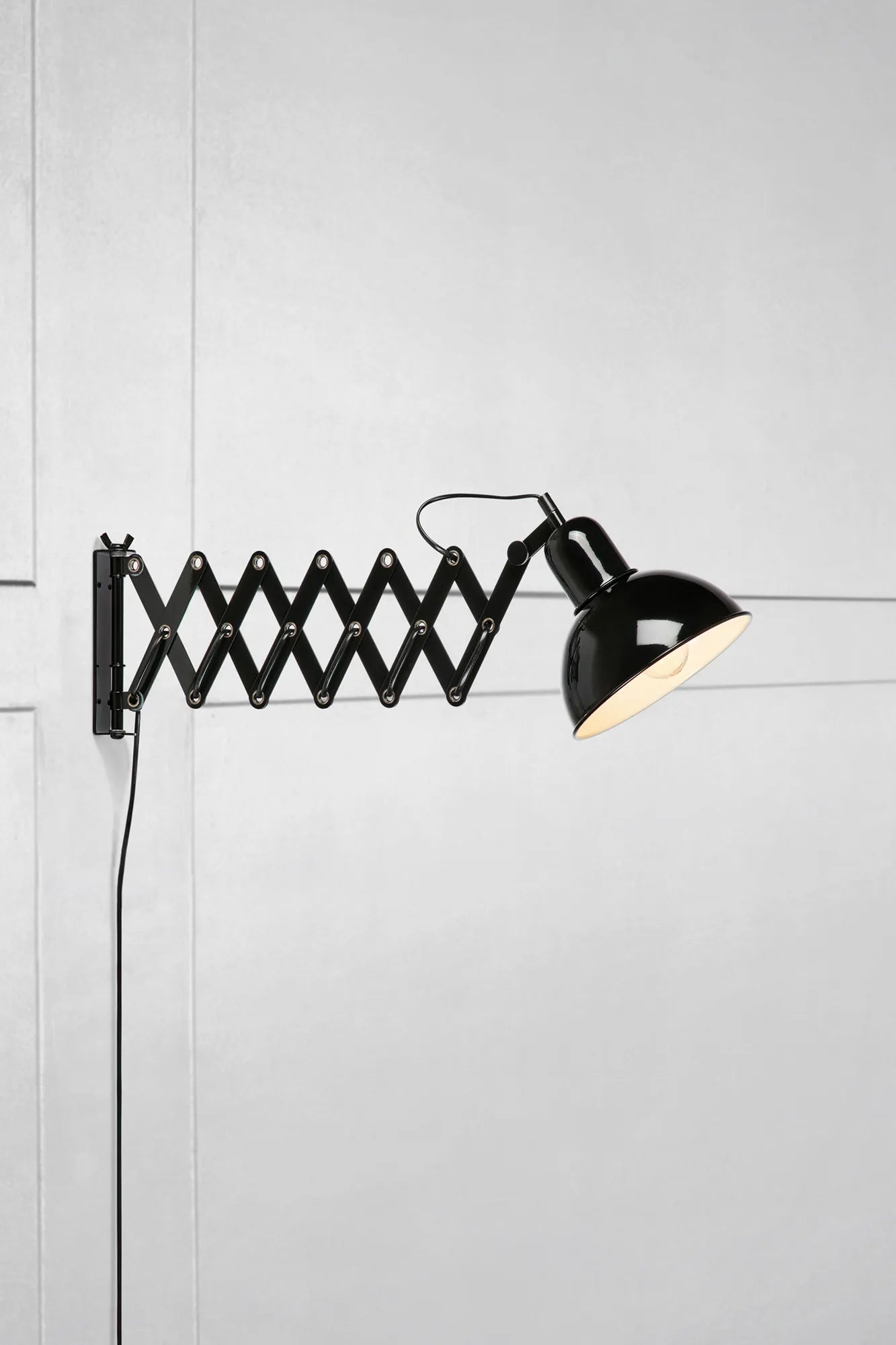 Riggs svart vägglampa stilren belysning | Riggs black wall lamp | Riggs schwarz Wandleuchte minimalistische Beleuchtung