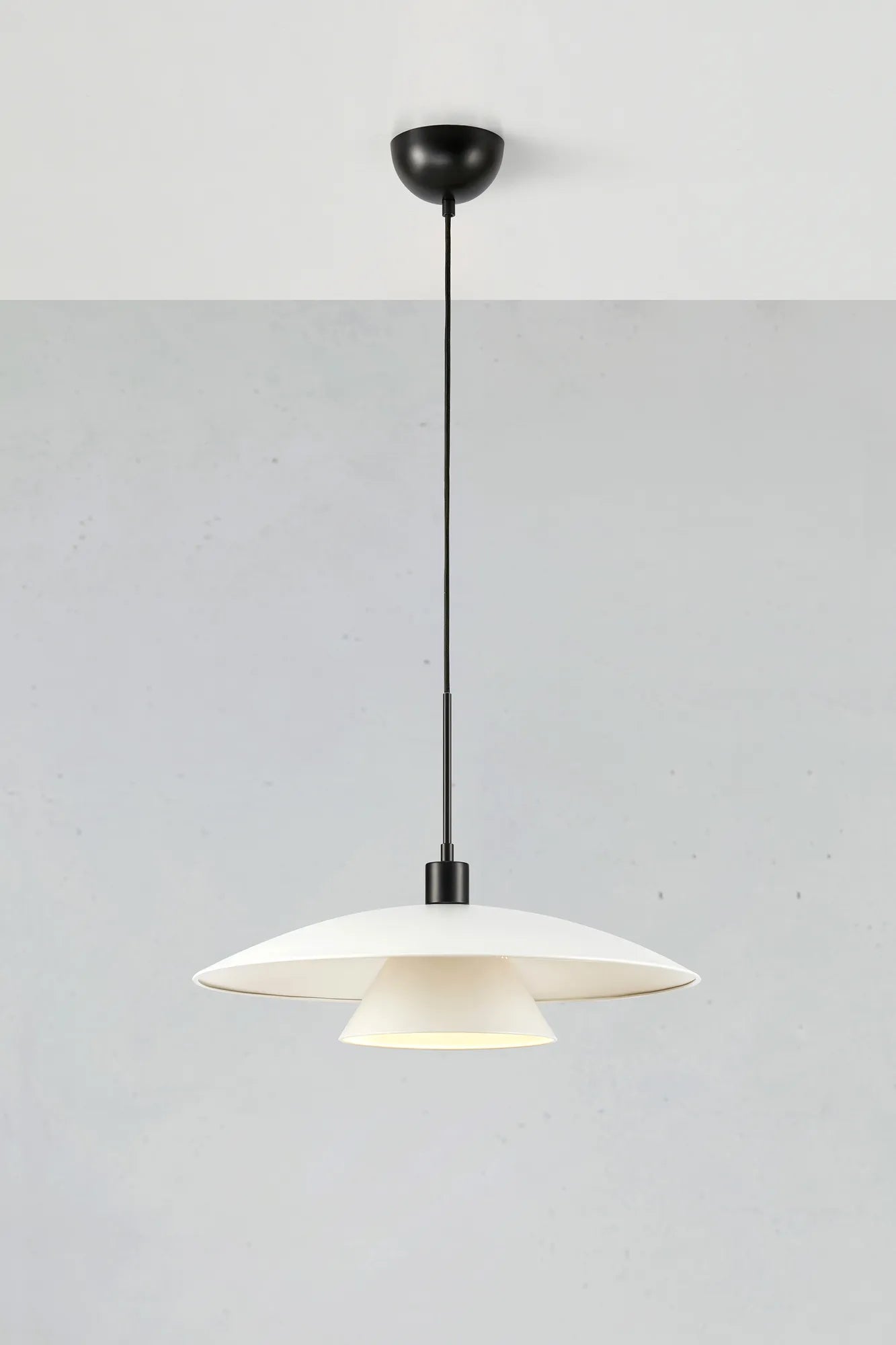 Millinge vit taklampa stilren belysning | Millinge white pendant | Millinge weiß Pendelleuchte minimalistische Beleuchtung