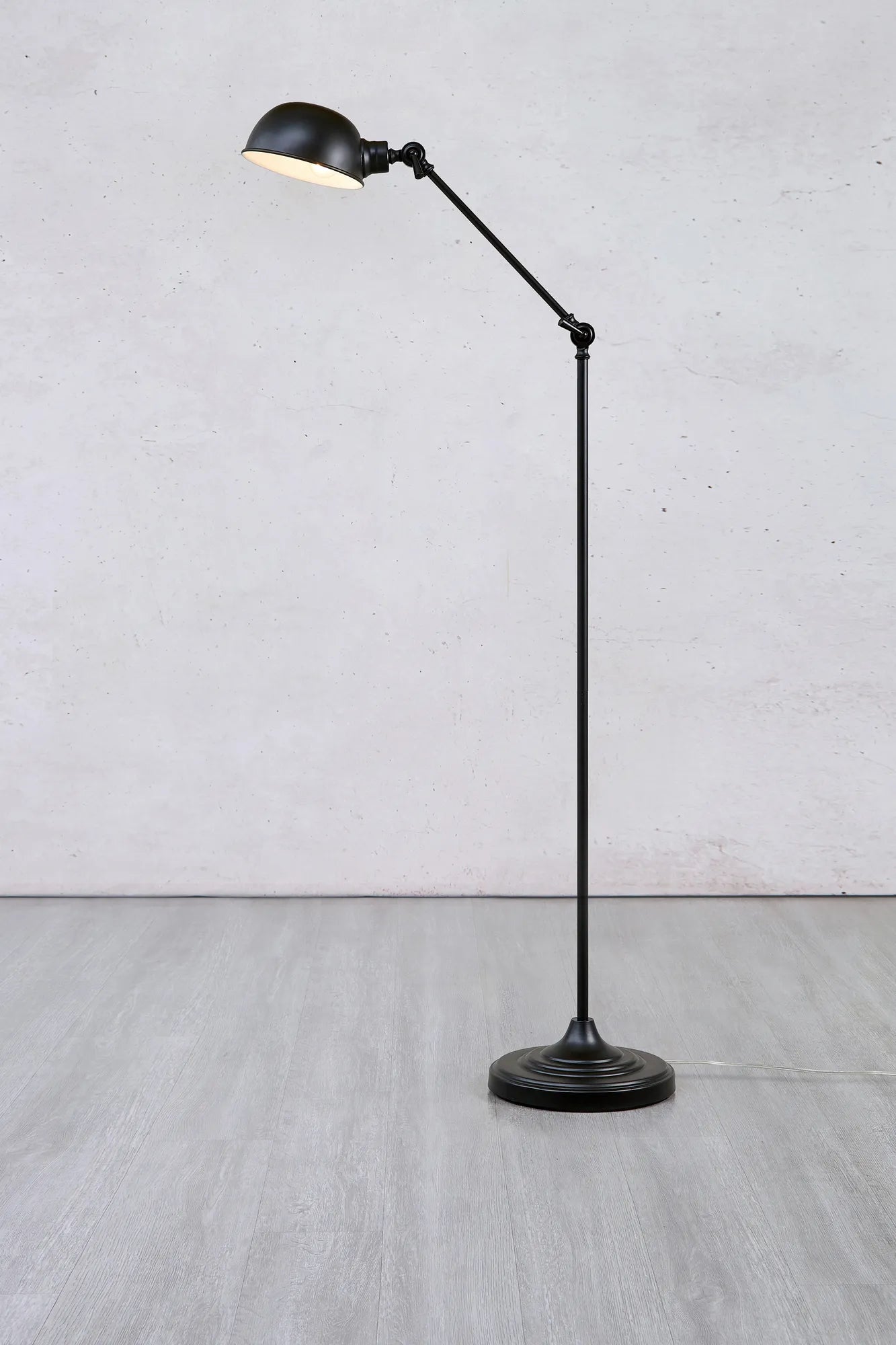 Portland svart golvlampa stilren belysning | Portland black floor | Portland schwarz Stehlampe minimalistische Beleuchtung