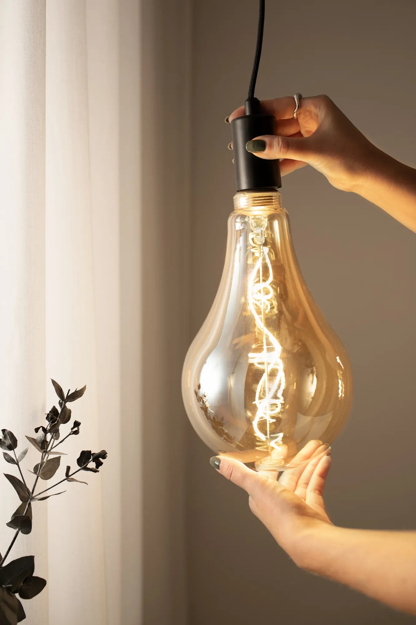 Pear bärnsten ljuskälla skandinavisk design | Pear amber light source | Pear Bernstein Lichtquelle skandinavisches Design