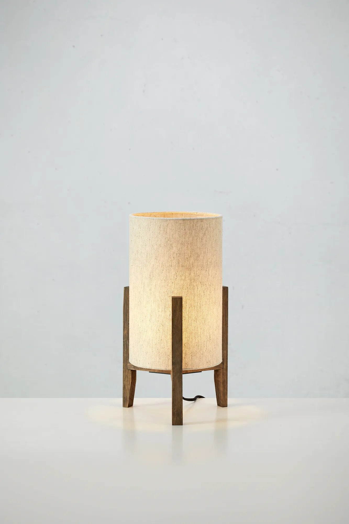 Eruca vit bordslampa 39 cm stilren belysning | Eruca white table lamp | Eruca weiß Tischlampe minimalistische Beleuchtung