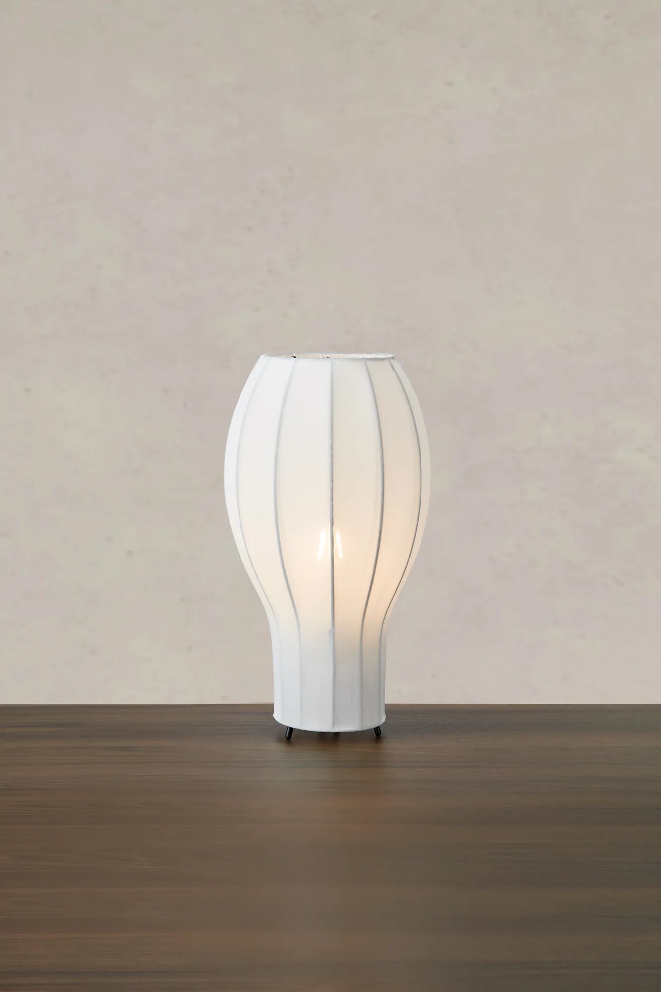 Globo vit bordslampa stilren belysning skandinavisk design | Globo white table lamp Scandinavian design | Globo weiß