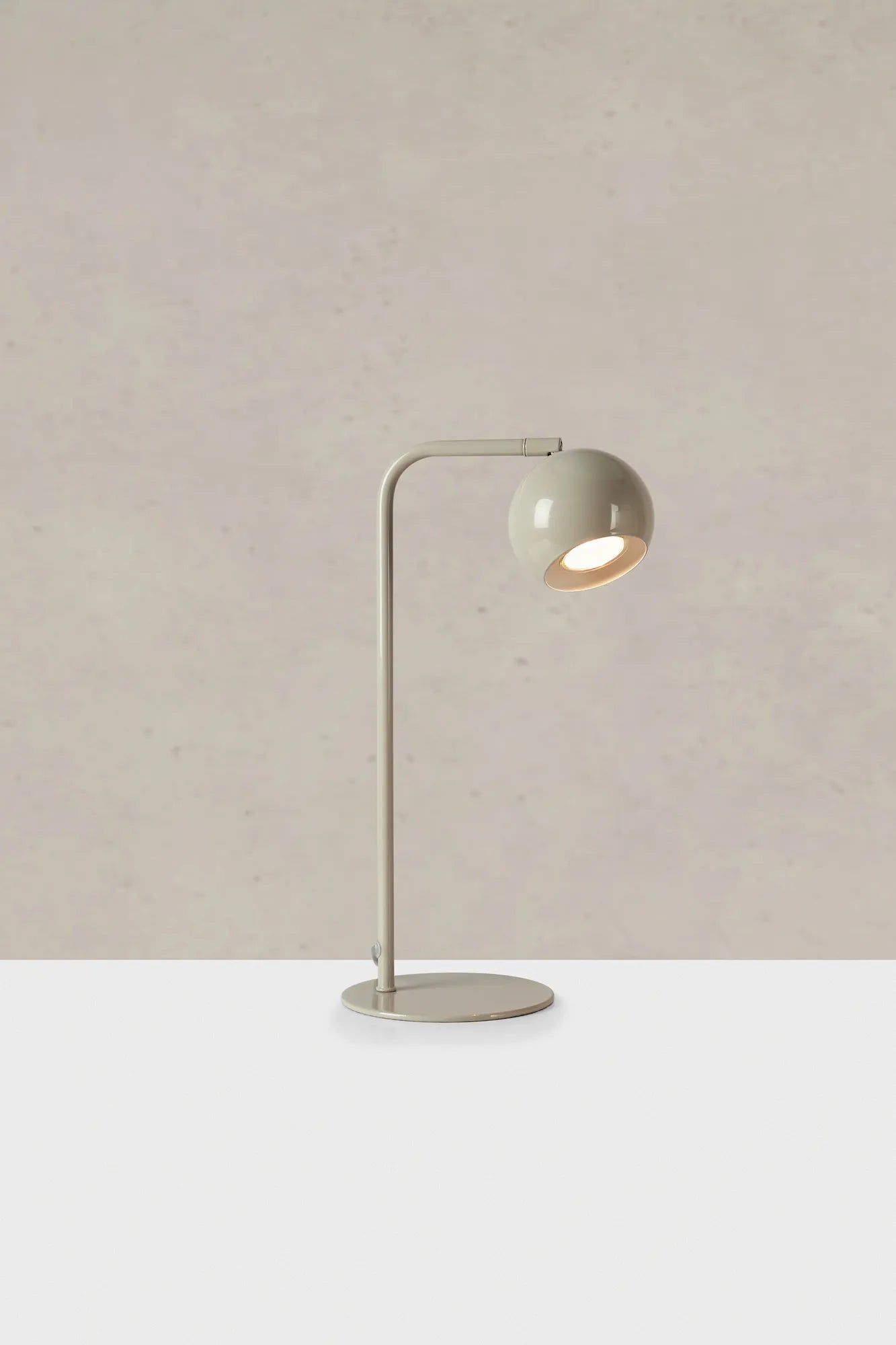 Pop grå bordslampa stilren belysning | Pop grey table lamp minimalist | Pop grau Tischlampe minimalistische Beleuchtung