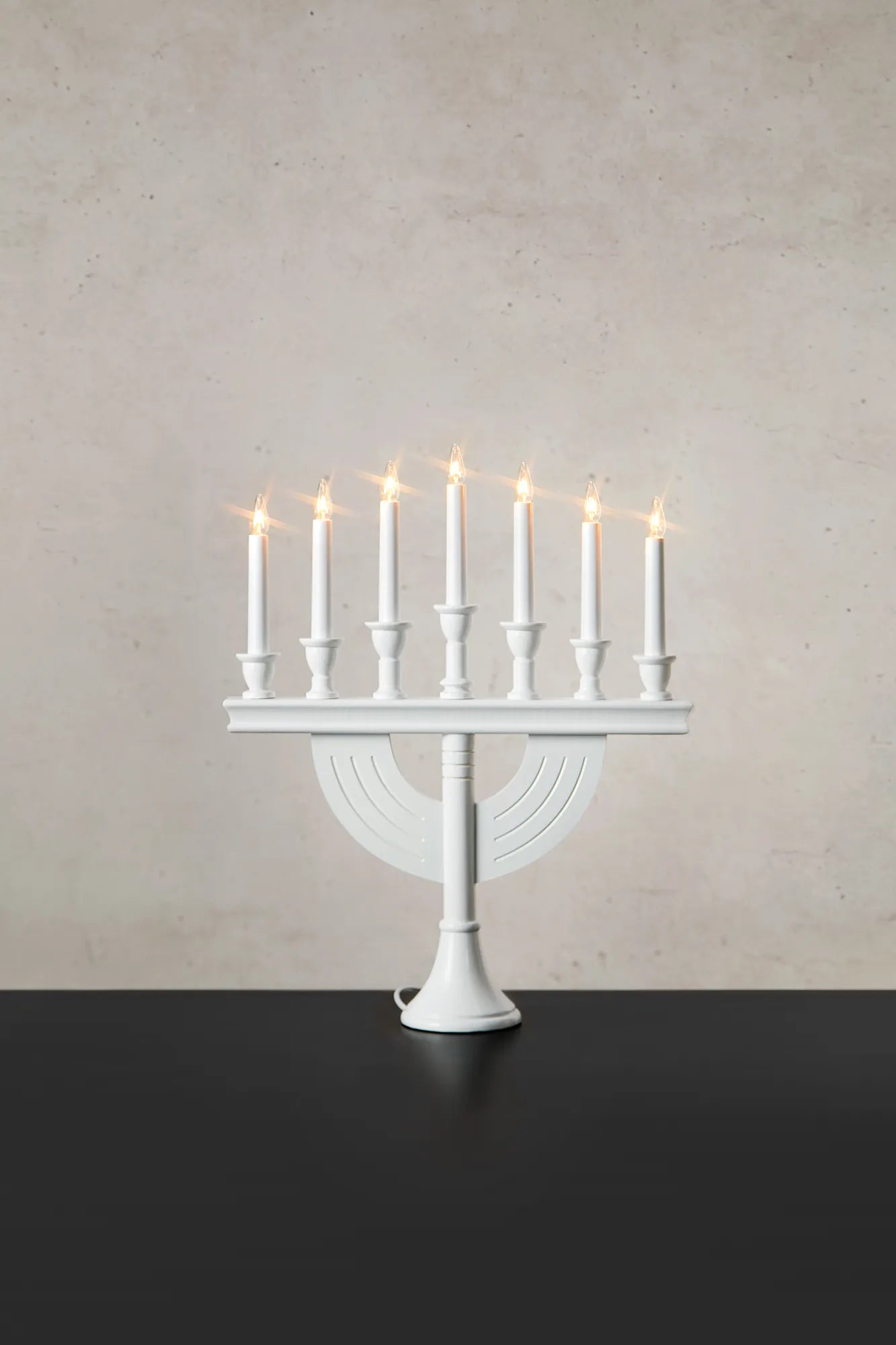 Torpa vit adventsljusstake julbelysning stilren belysning svensk design | Torpa Swedish design | Torpa weiß Adventsleuchter