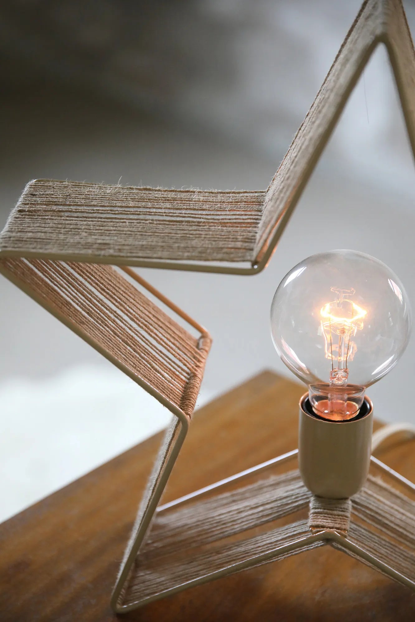 Ellis Table Star Beige