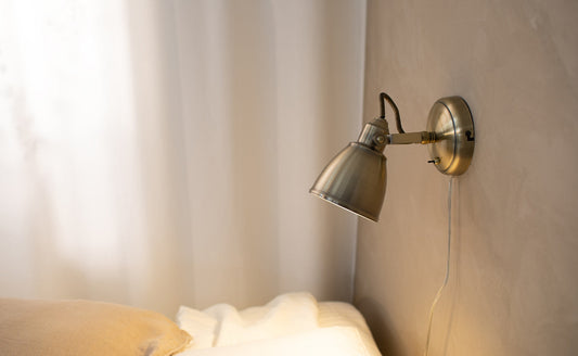 The perfect wall lamp for the bedroom: 3 tips