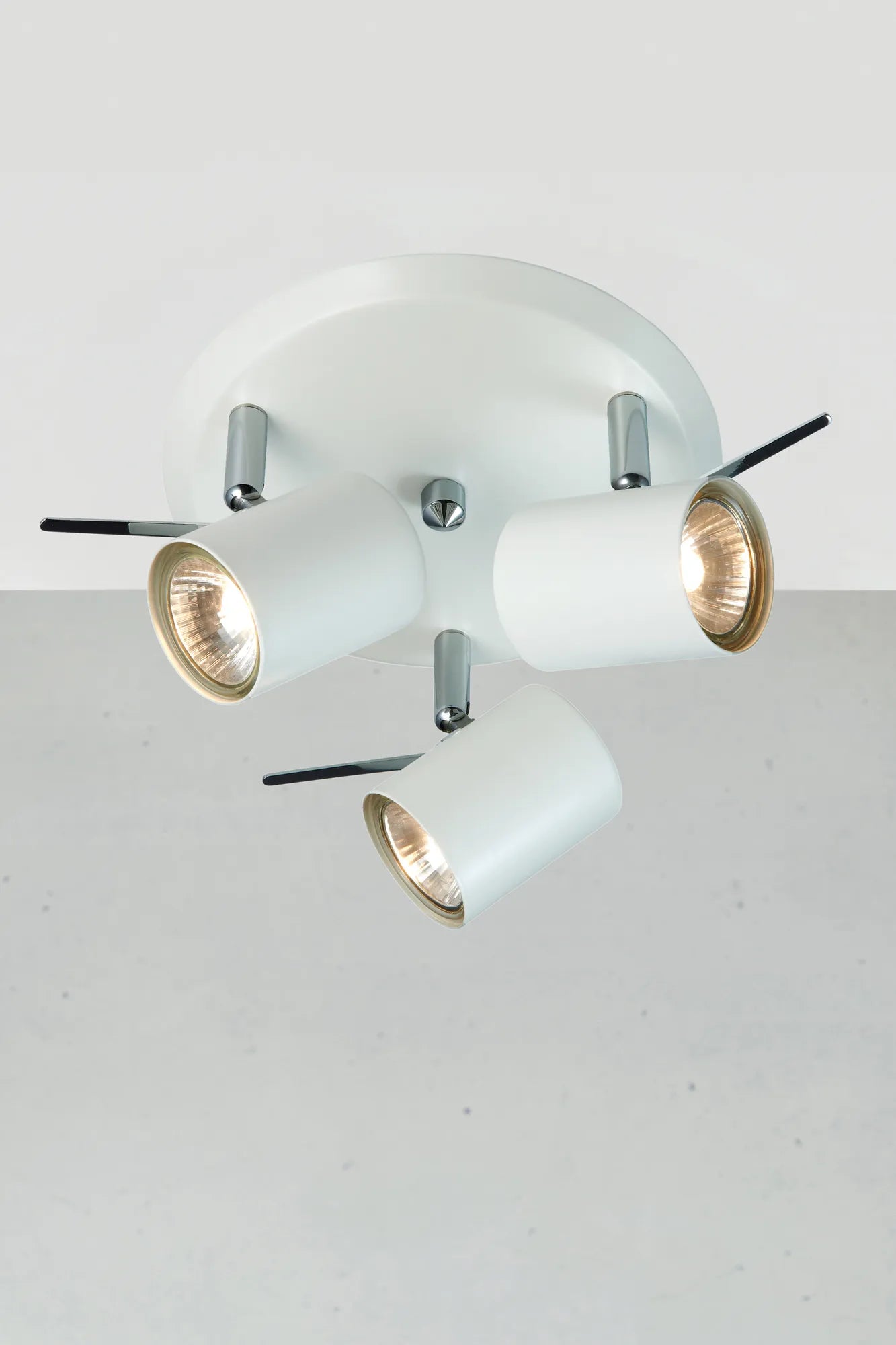 Hyssna vit taklampa stilren belysning | Hyssna white pendant lamp | Hyssna weiß Pendelleuchte minimalistische Beleuchtung