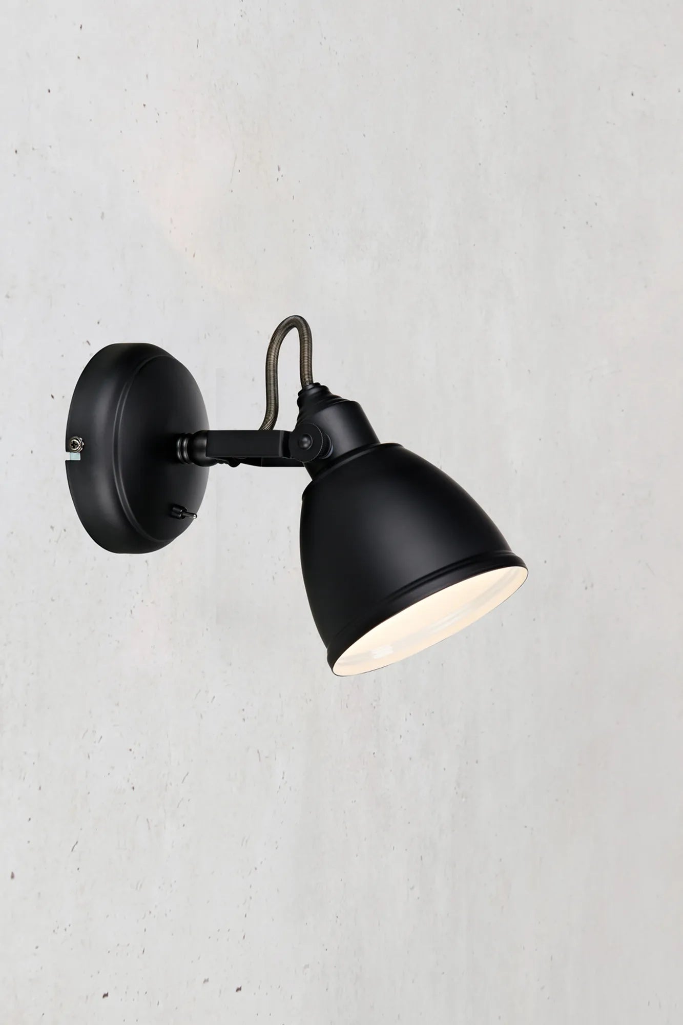 Fjällbacka svart vägglampa stilren belysning | Fjällbacka black | Fjällbacka schwarz Wandleuchte minimalistische Beleuchtung