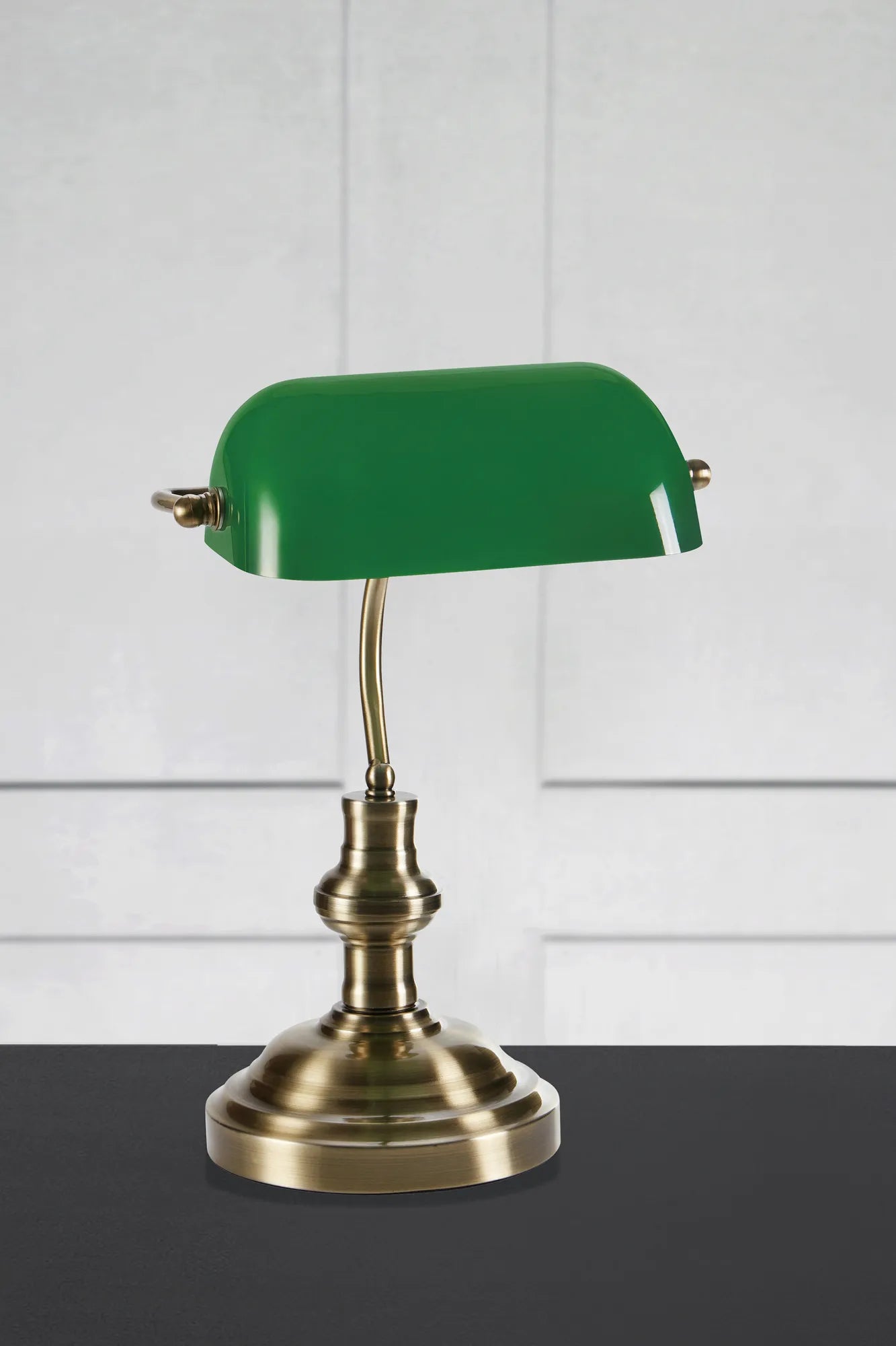 Bankers grön bordslampa 42 cm stilren belysning skandinavisk design | Bankers green table Scandinavian design | Bankers grün