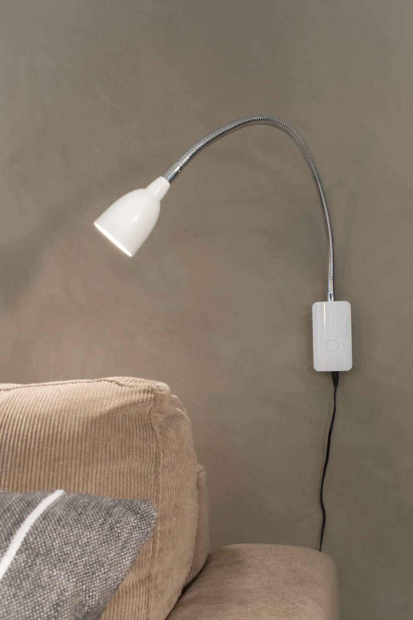 Tulip vit vägglampa belysning | Tulip white wall lamp | Tulip weiß Wandleuchte