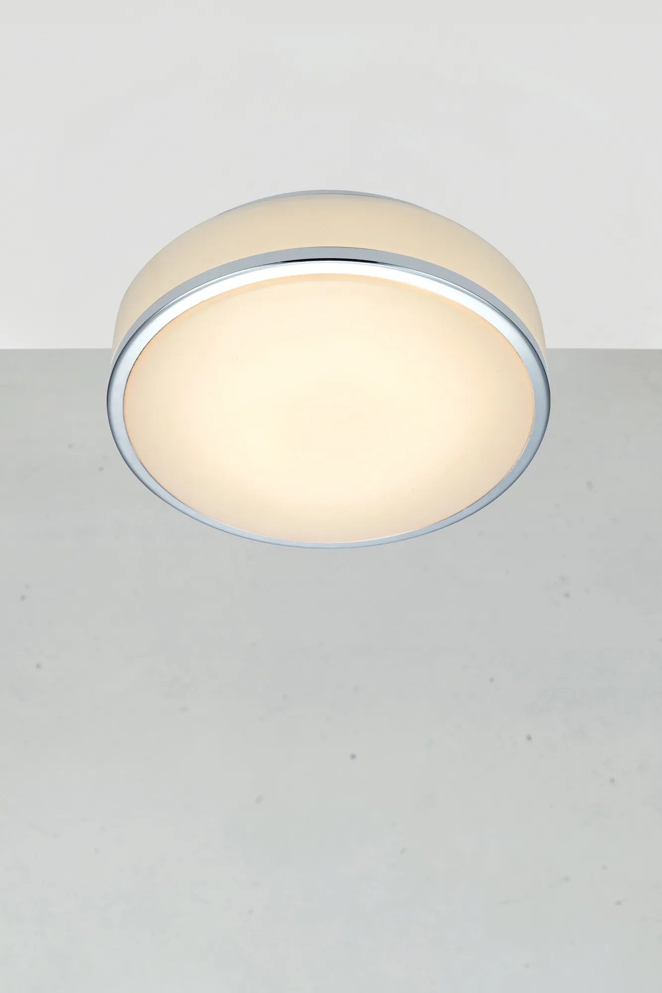 Global vit plafond 22 cm stilren belysning | Global white flush mount | Global weiß Deckenleuchte minimalistische Beleuchtung