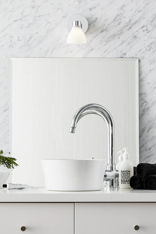 Cassis krom vägglampa skandinavisk design | Cassis chrome wall lamp | Cassis Chrom Wandleuchte skandinavisches Design