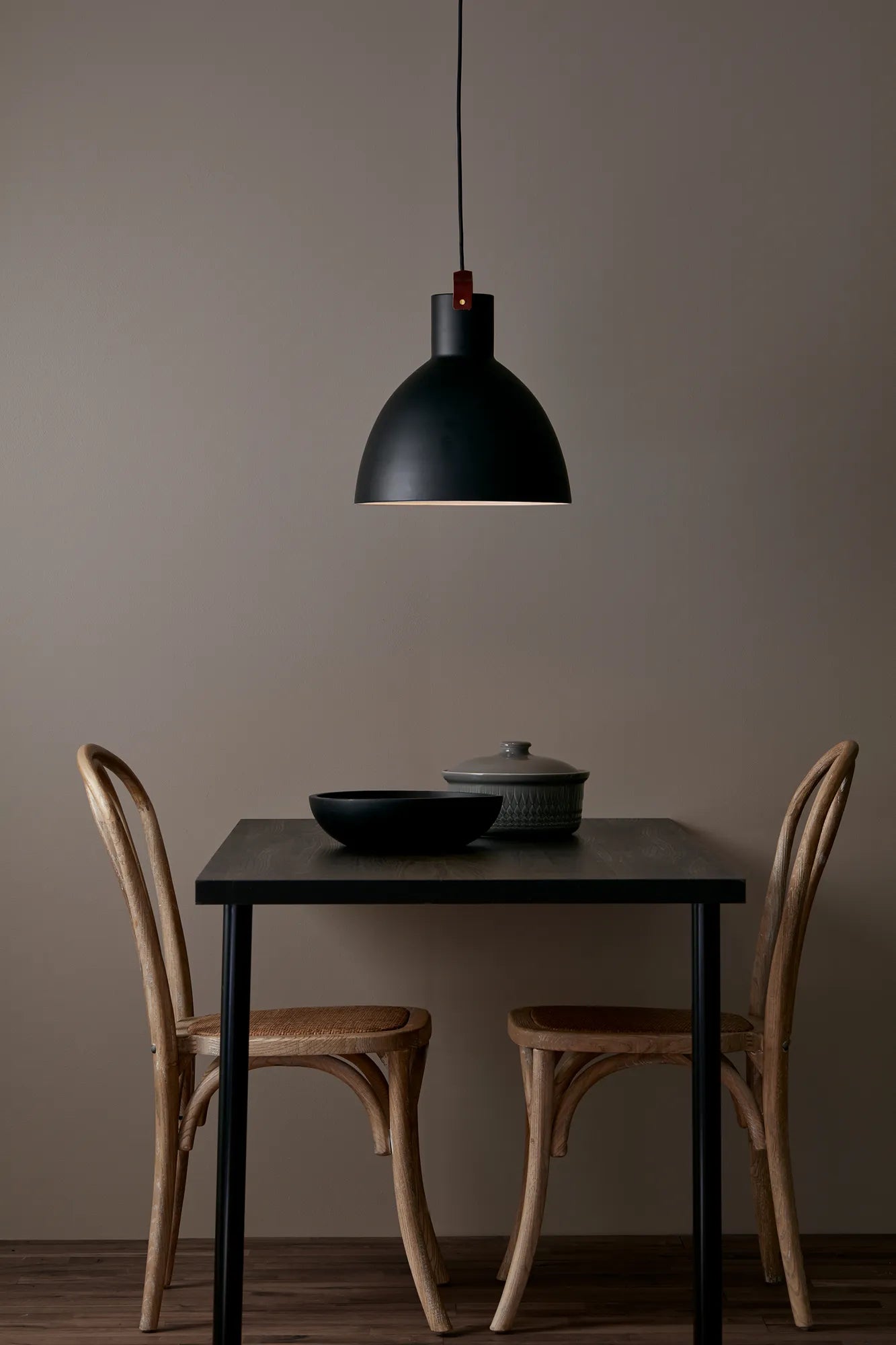 Eagle svart taklampa 35 cm belysning | Eagle black pendant lamp | Eagle schwarz Pendelleuchte