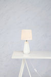 Nicci vit bordslampa stilren belysning | Nicci white table lamp | Nicci weiß Tischlampe minimalistische Beleuchtung
