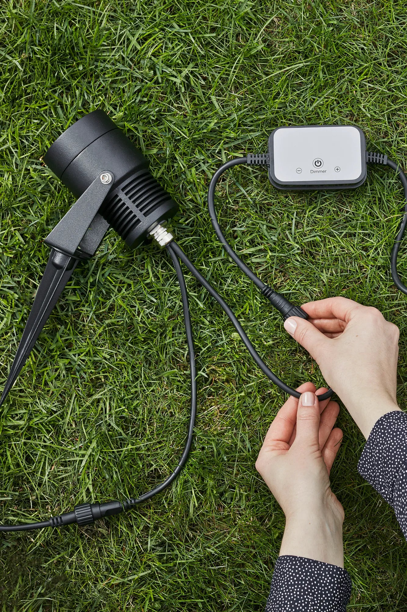 Garden 24 svart spotlight utomhusbelysning stilren belysning | Garden 24 black spotlight minimalist lighting | Garden 24