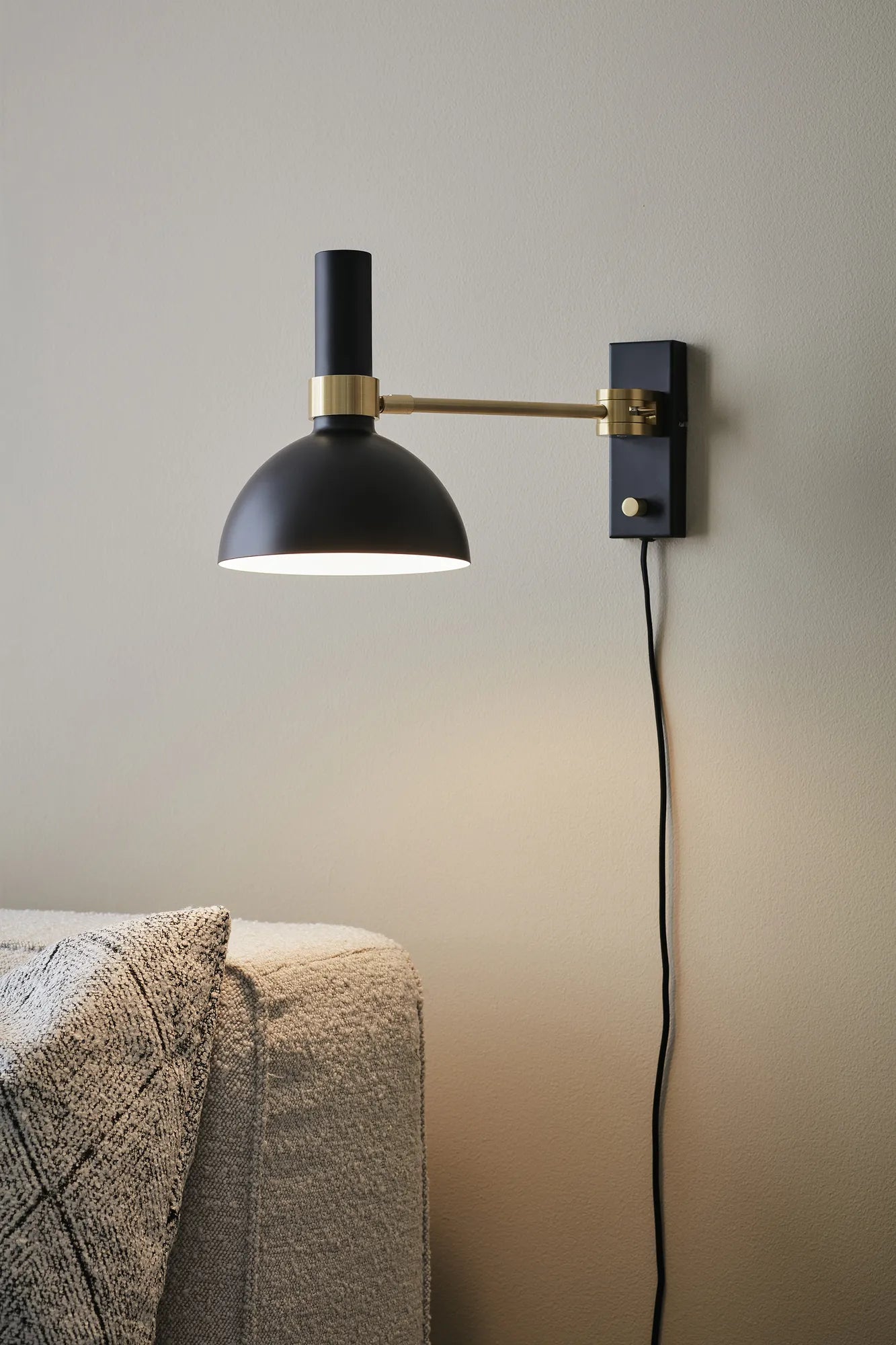 Larry svart vägglampa belysning | Larry black wall lamp | Larry schwarz Wandleuchte