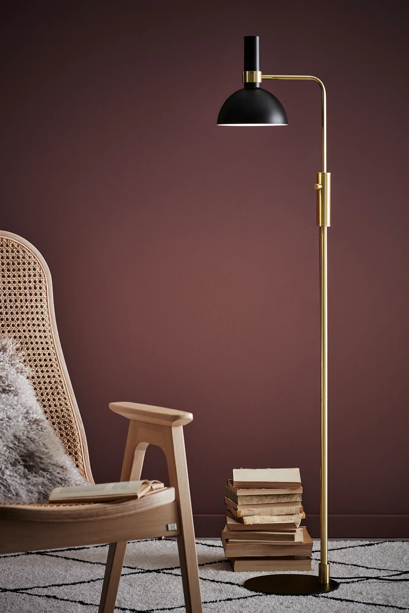 Larry svart golvlampa belysning | Larry black floor lamp | Larry schwarz Stehlampe