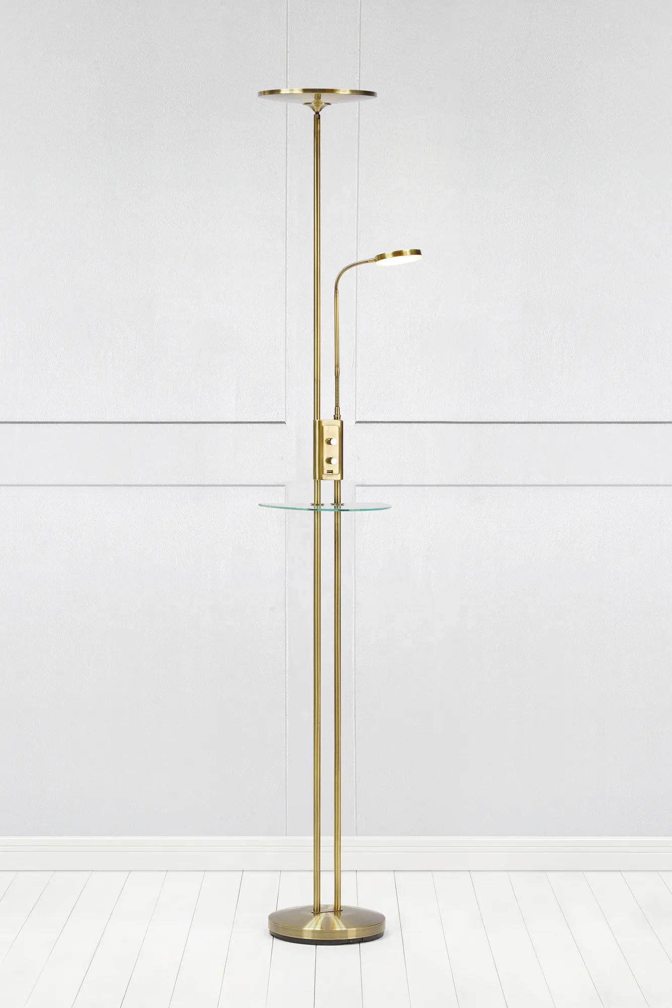 Friend antik golvlampa stilren belysning | Friend antique floor lamp | Friend antik Stehlampe minimalistische Beleuchtung