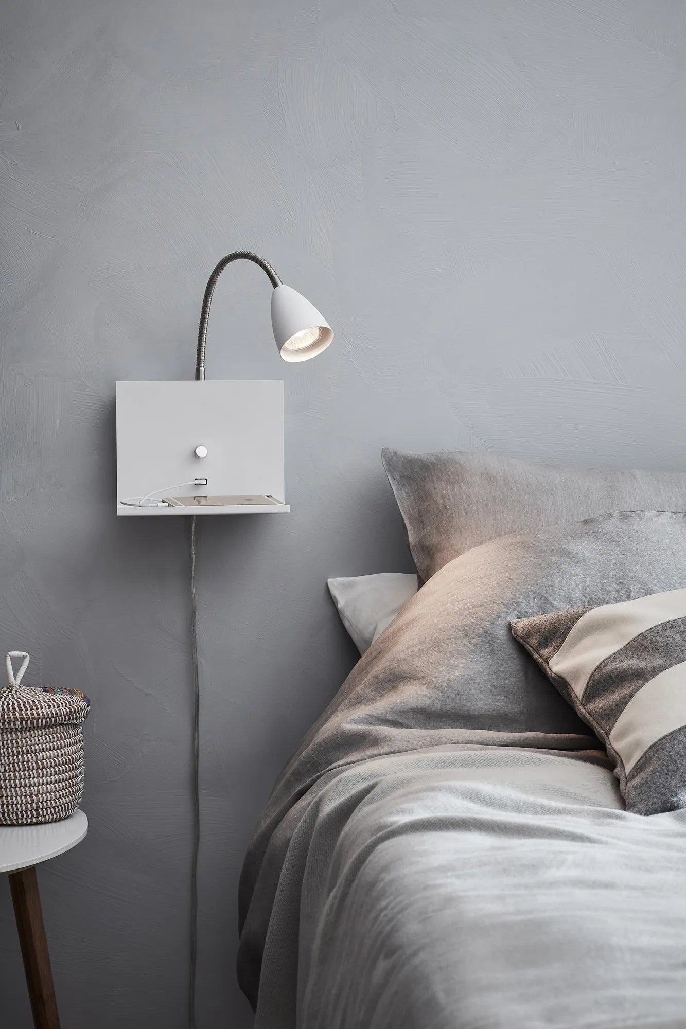 Logi vit vägglampa belysning | Logi white wall lamp | Logi weiß Wandleuchte