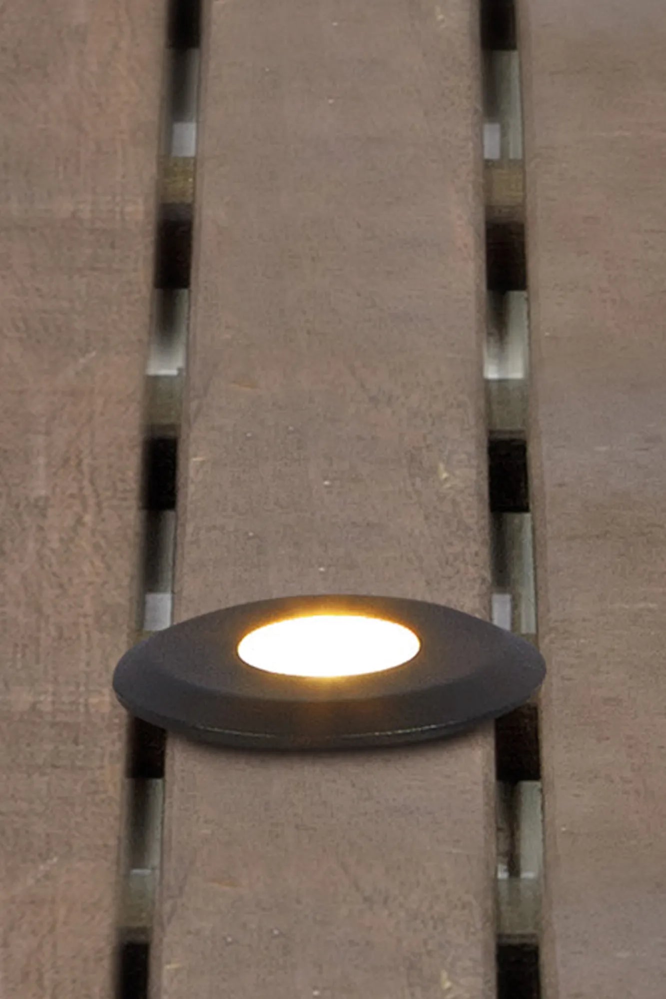 Garden 24 svart spotlight utomhusbelysning stilren belysning | Garden 24 black | Garden 24 minimalistische Beleuchtung