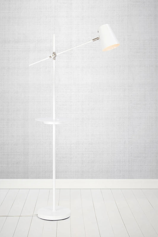 Linear vit golvlampa stilren belysning | Linear white floor lamp | Linear weiß Stehlampe minimalistische Beleuchtung