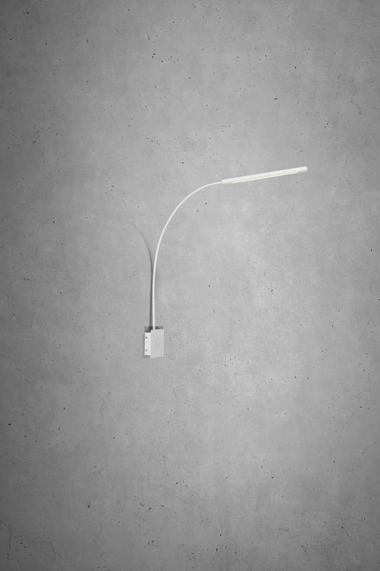 Antenna vit vägglampa stilren belysning | Antenna white wall lamp | Antenna weiß Wandleuchte minimalistische Beleuchtung