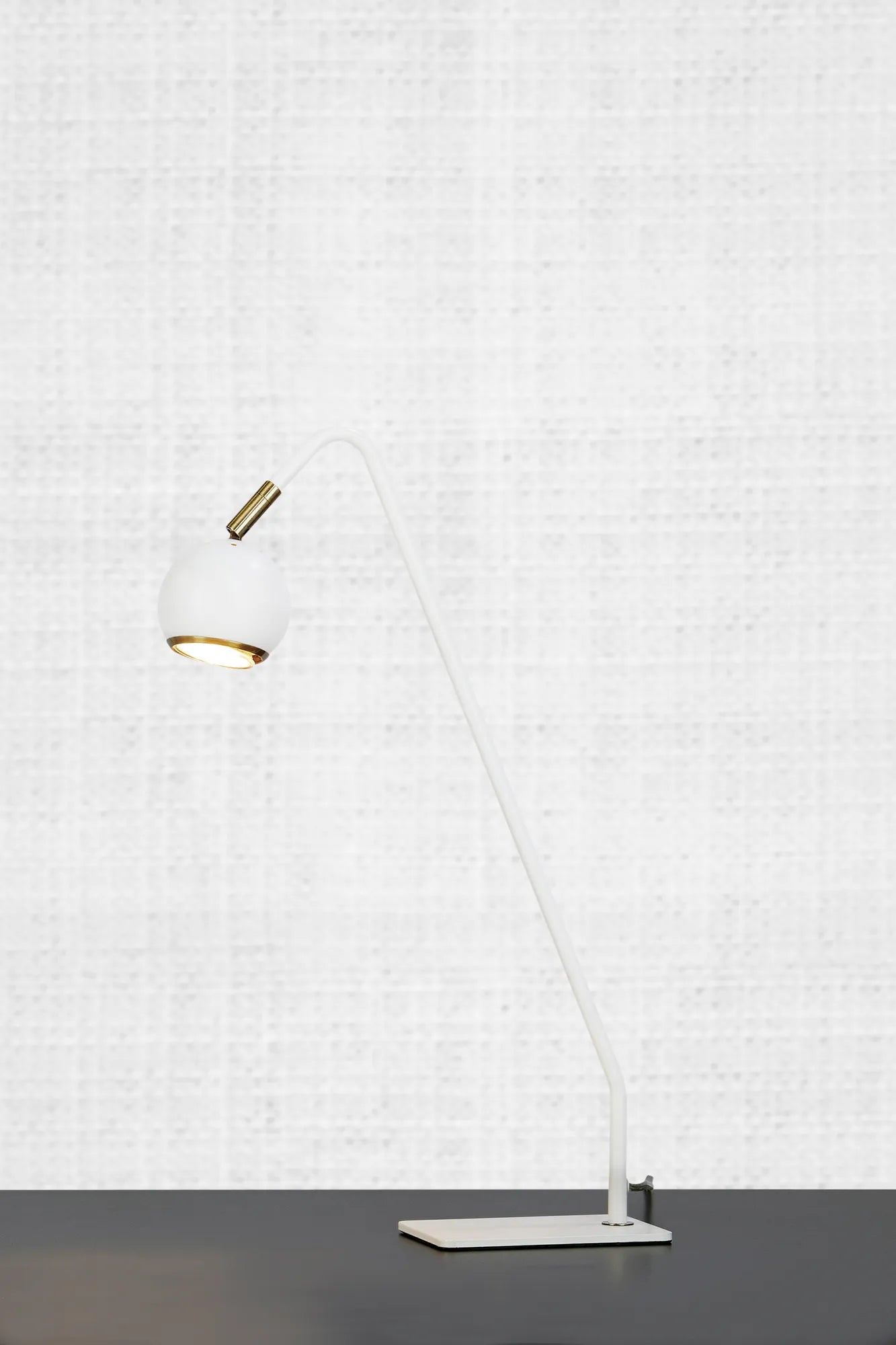 Coco vit bordslampa stilren belysning | Coco white table lamp minimalist | Coco weiß Tischlampe minimalistische Beleuchtung