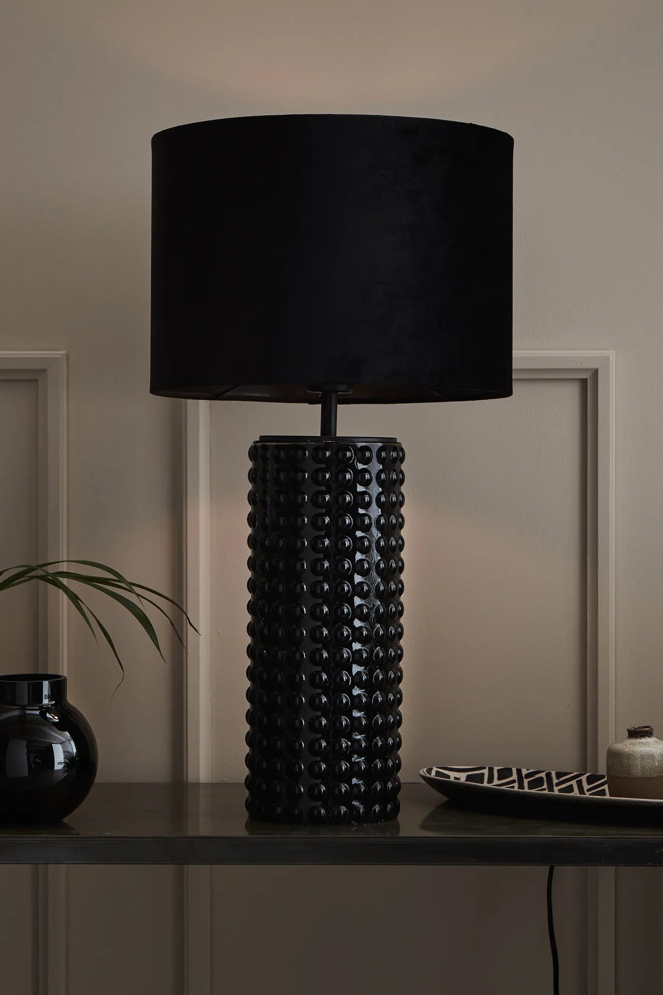 Proud svart bordslampa belysning | Proud black table lamp | Proud schwarz Tischlampe