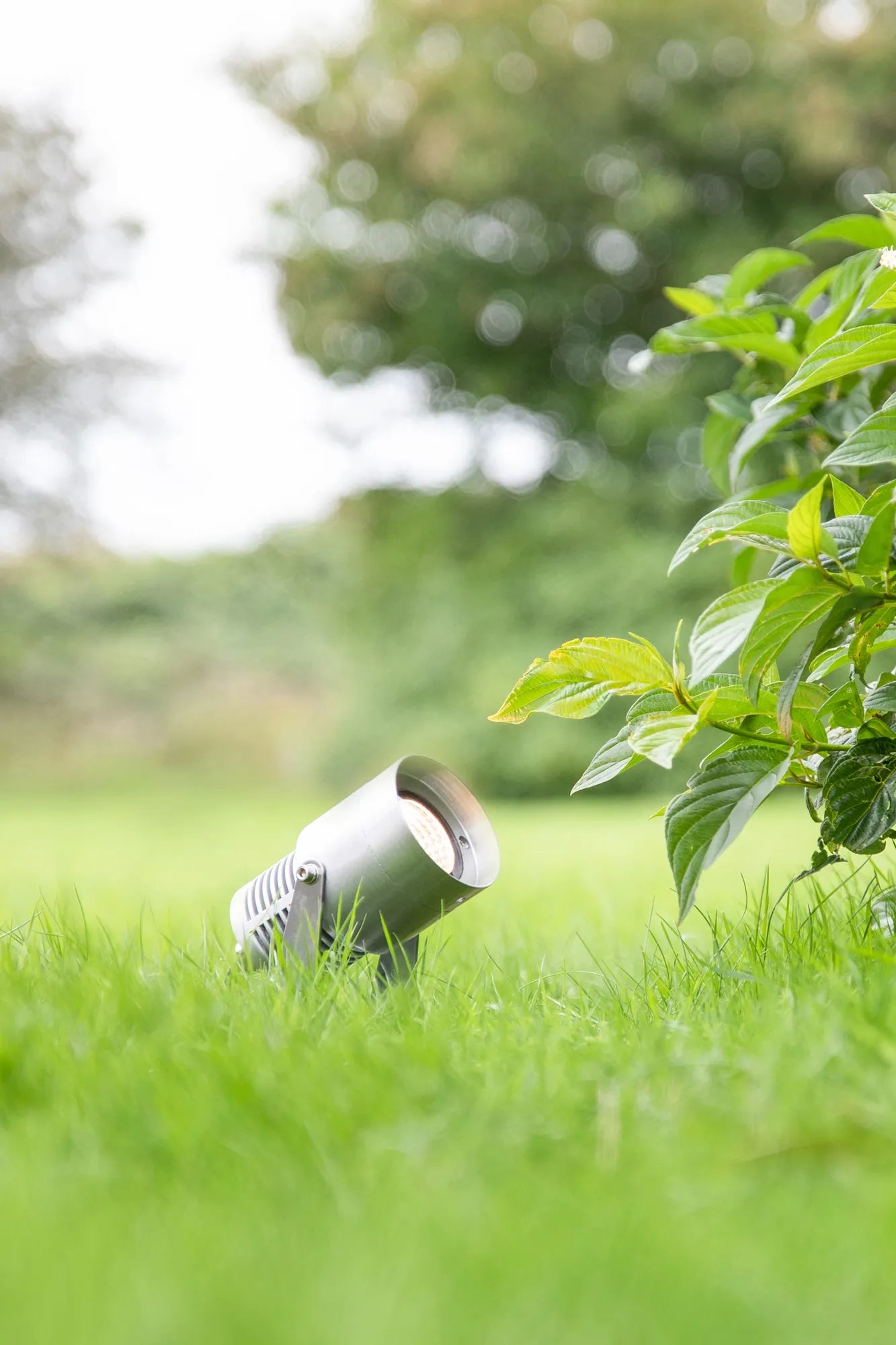 Garden 24 spotlight utomhusbelysning stilren belysning | Garden 24 | Garden 24 Spotlight minimalistische Beleuchtung