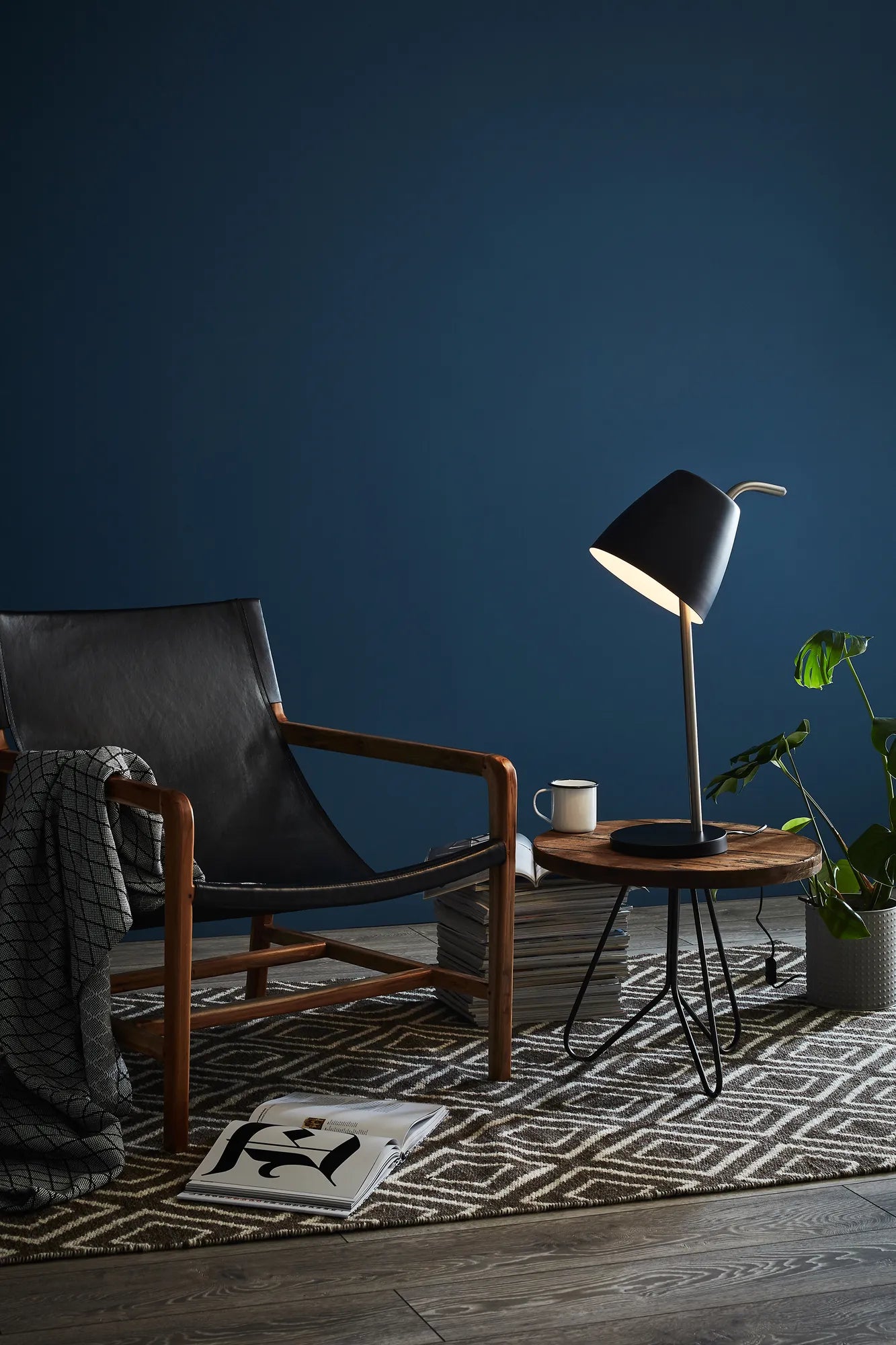 Spin svart bordslampa belysning | Spin black table lamp | Spin schwarz Tischlampe