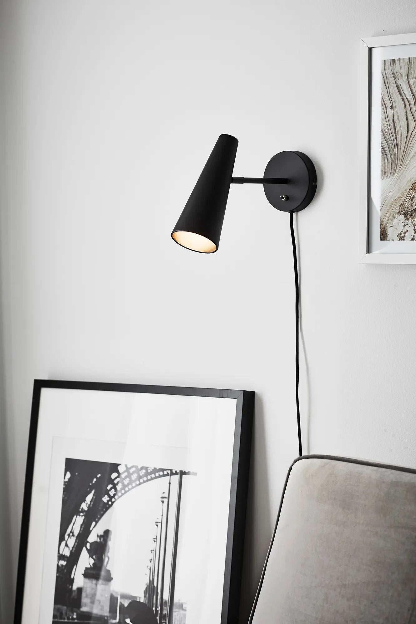 Peak svart vägglampa belysning | Peak black wall lamp | Peak schwarz Wandleuchte