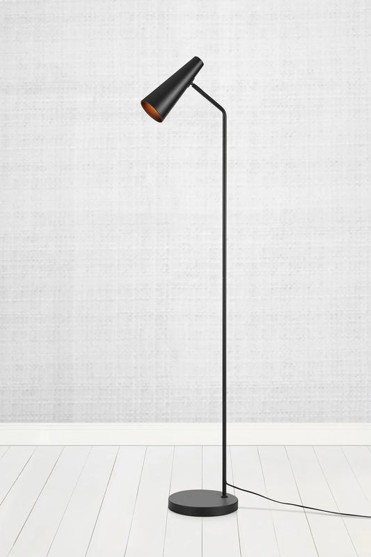 Peak svart golvlampa stilren belysning | Peak black floor lamp | Peak schwarz Stehlampe minimalistische Beleuchtung