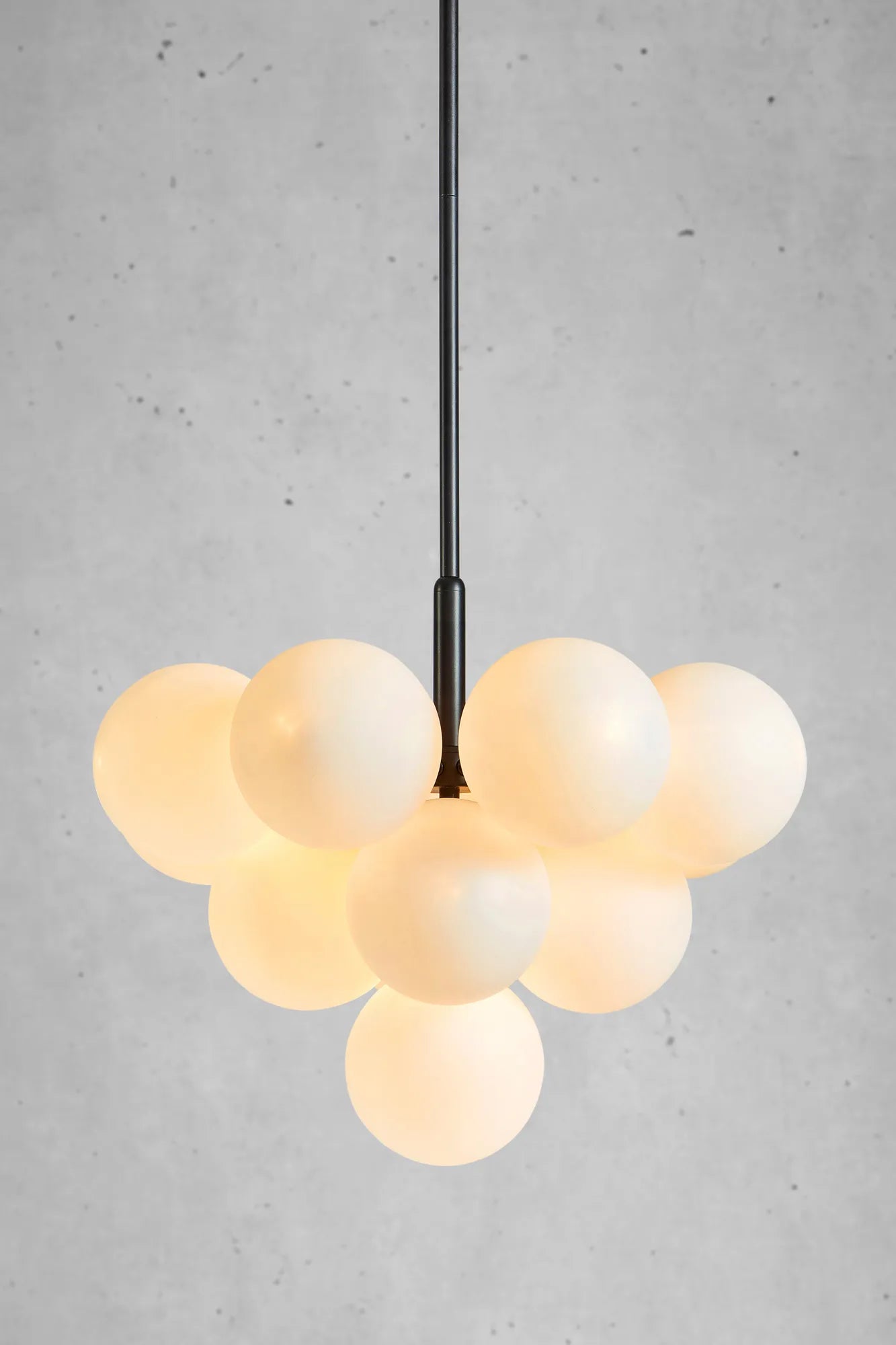 Merlot svart taklampa stilren belysning | Merlot black pendant | Merlot schwarz Pendelleuchte minimalistische Beleuchtung