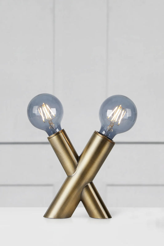 Simul antik bordslampa stilren belysning | Simul antique table lamp | Simul antik Tischlampe minimalistische Beleuchtung