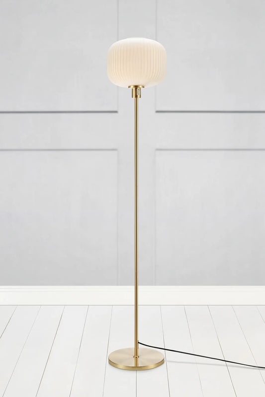 Sober mässing golvlampa stilren belysning | Sober brass floor lamp | Sober Messing Stehlampe minimalistische Beleuchtung