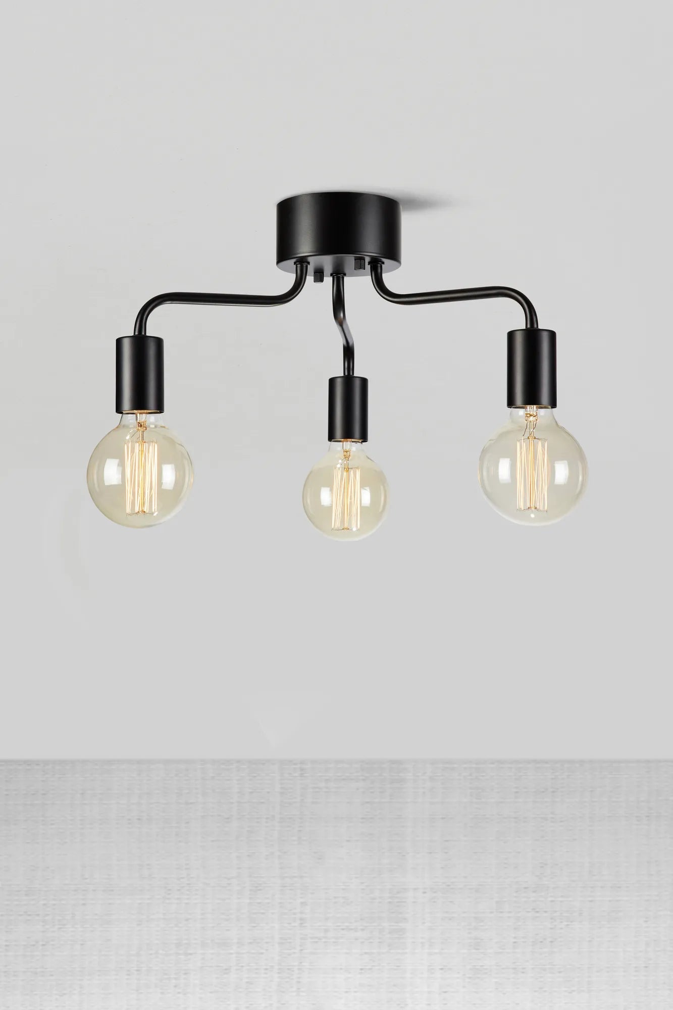 Avery svart taklampa stilren belysning | Avery black pendant lamp | Avery schwarz Pendelleuchte minimalistische Beleuchtung
