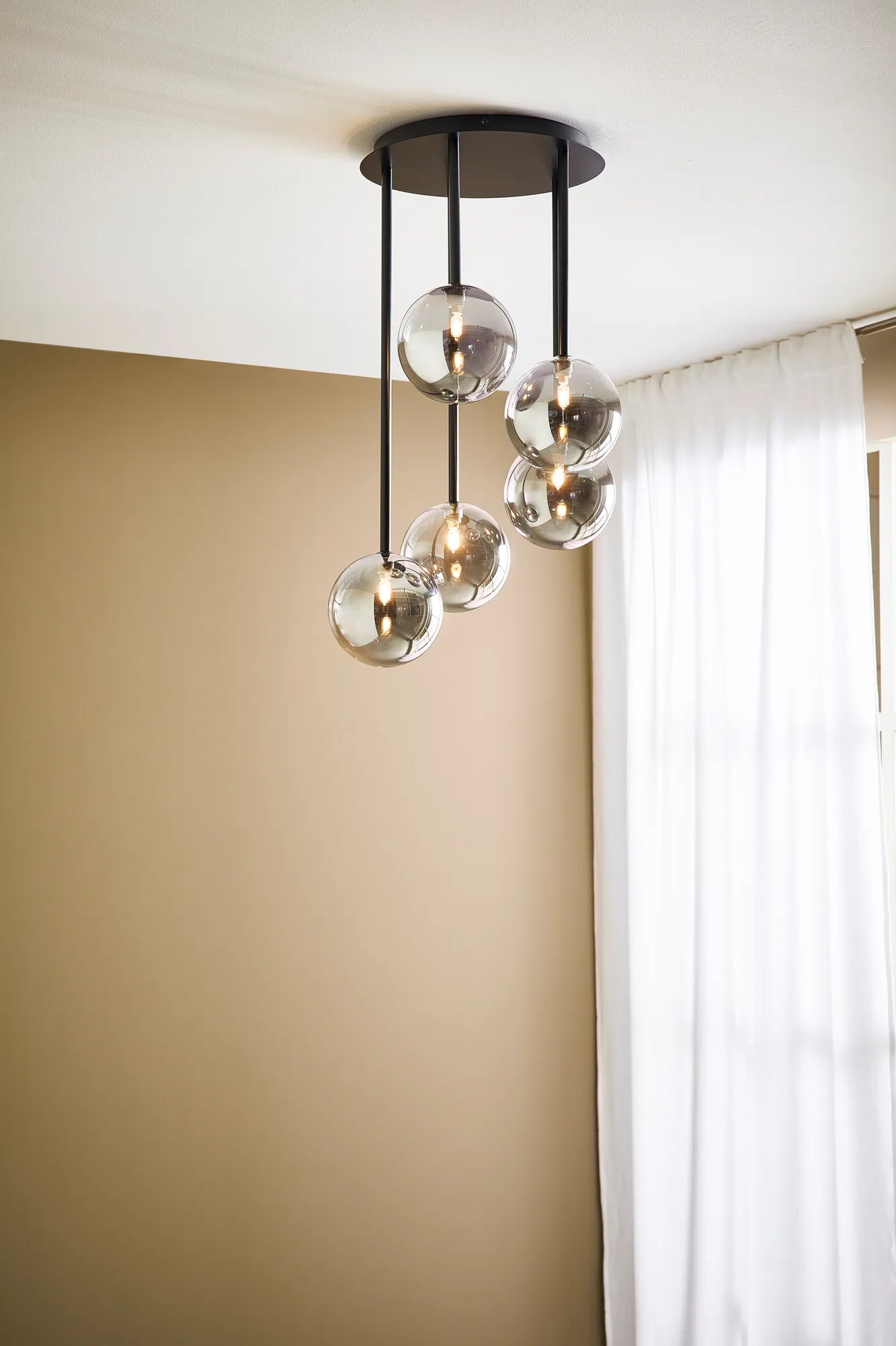 Universe svart taklampa belysning | Universe black pendant lamp | Universe schwarz Pendelleuchte