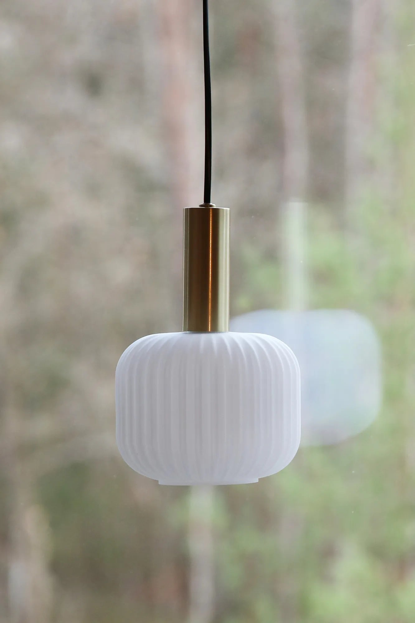 Sober mässing fönsterlampa skandinavisk design | Sober brass window | Sober Messing Fensterleuchte skandinavisches Design