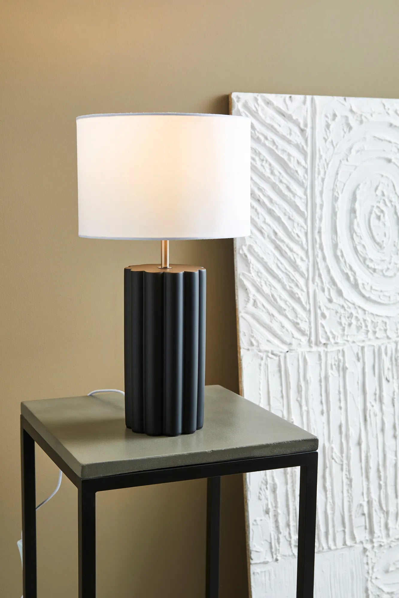 Column vit bordslampa belysning skandinavisk design | Column white table lamp | Column weiß Tischlampe skandinavisches Design