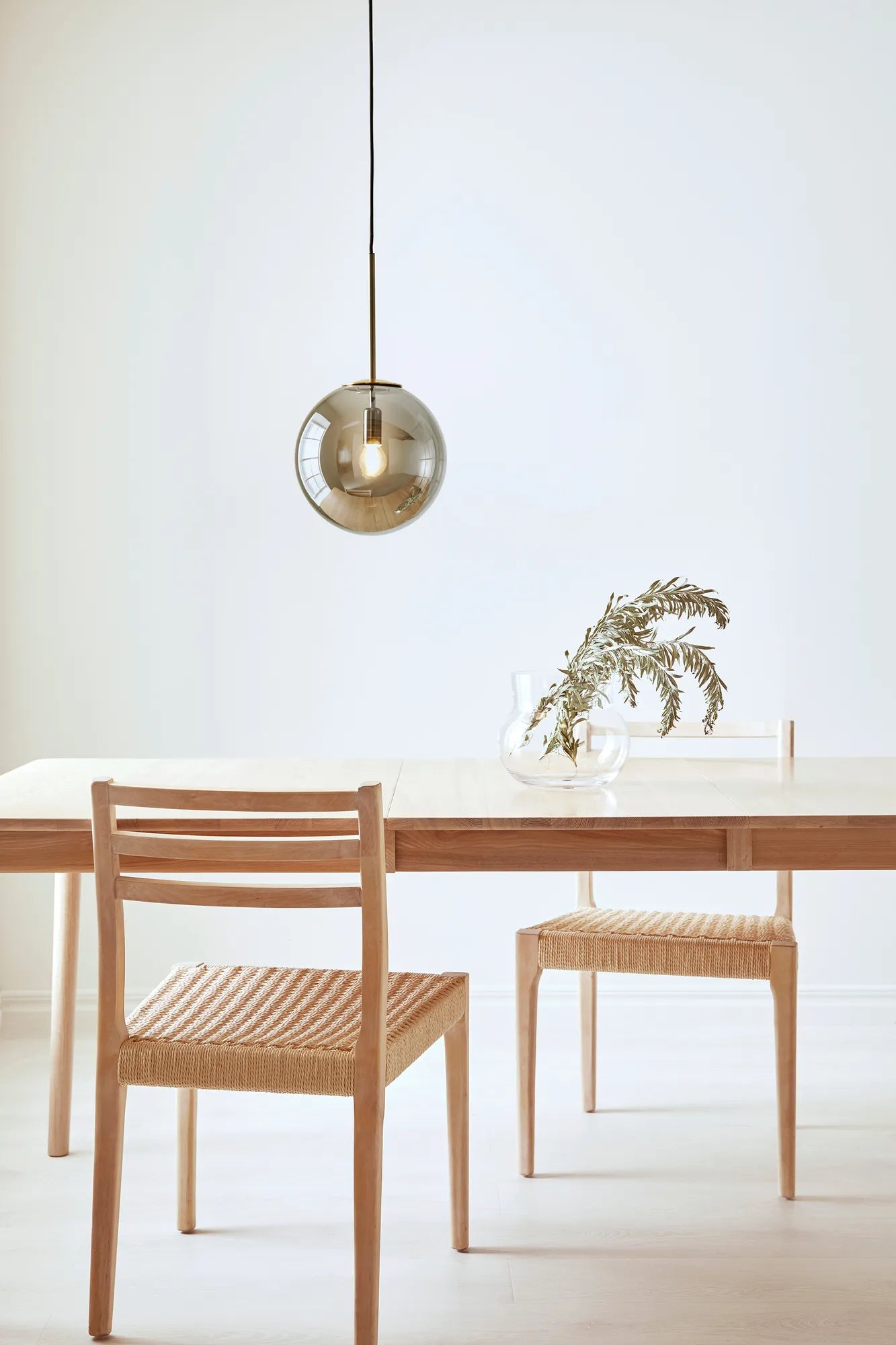 Dione antik taklampa skandinavisk design stilren belysning | Dione antique pendant lamp minimalist lighting | Dione antik