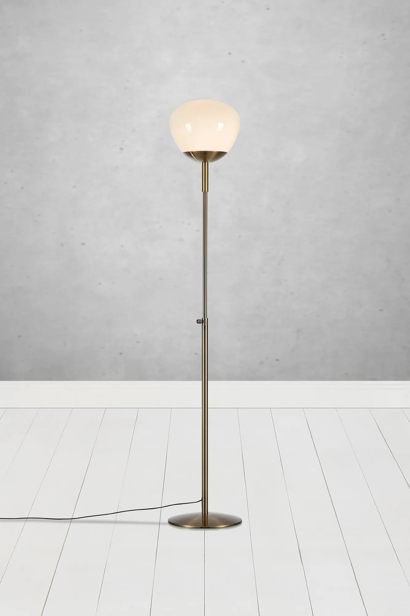 Rise antik golvlampa stilren belysning | Rise antique floor lamp | Rise antik Stehlampe minimalistische Beleuchtung