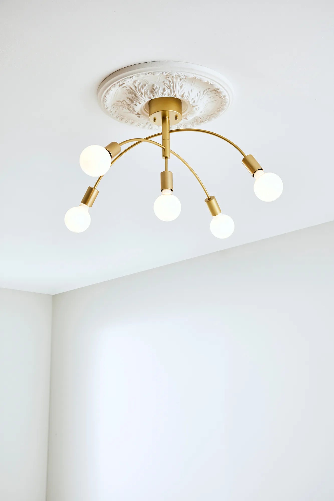 Cygnus guld plafond belysning | Cygnus gold flush mount ceiling light | Cygnus Gold Deckenleuchte