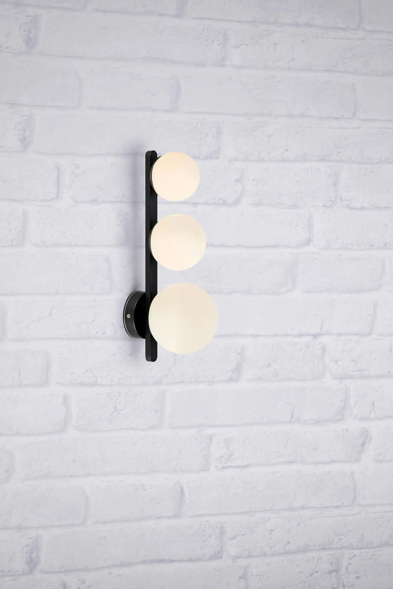 Puro svart vägglampa stilren belysning | Puro black wall lamp | Puro schwarz Wandleuchte minimalistische Beleuchtung