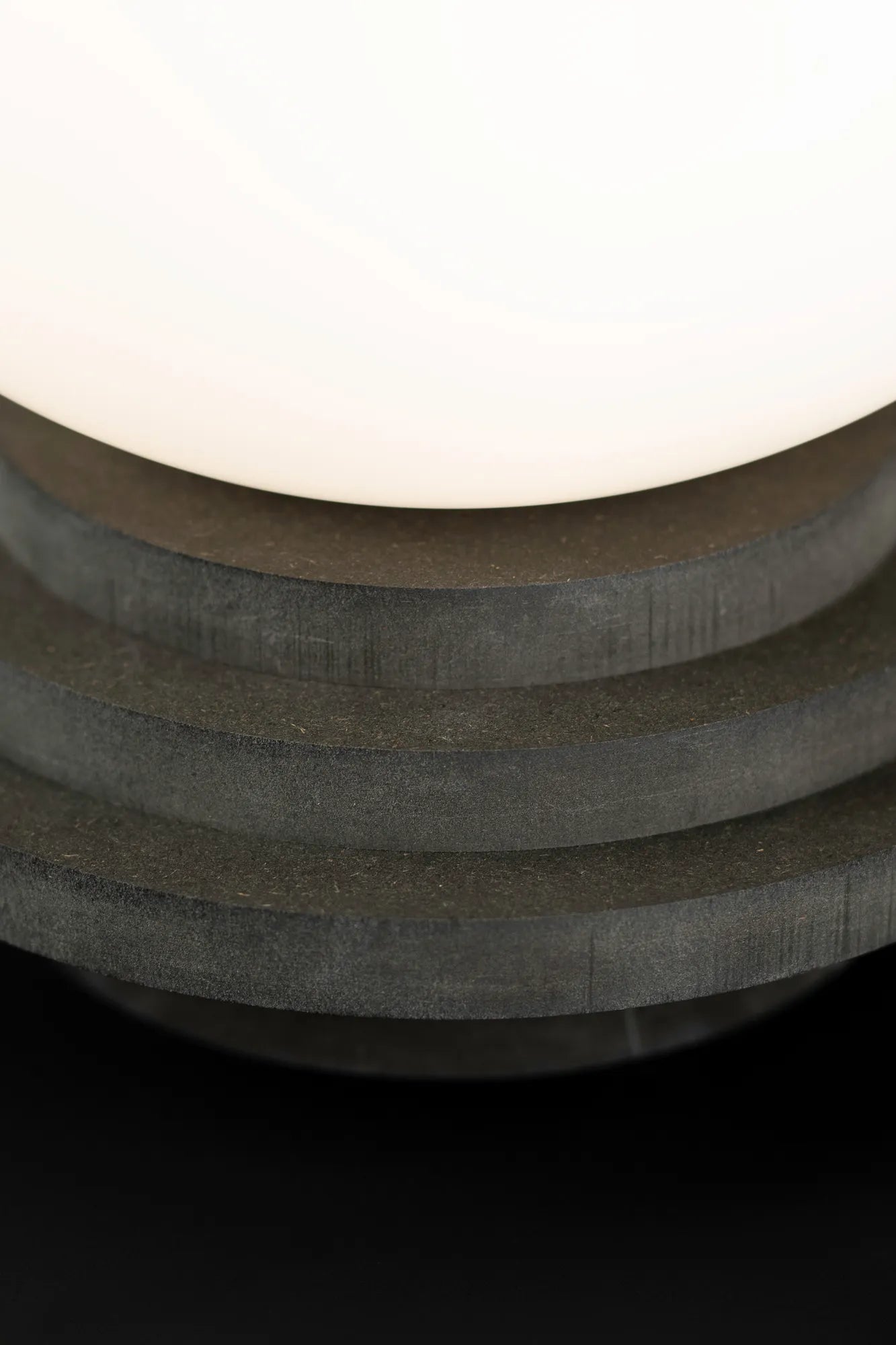 Amfi grå bordslampa svensk design | Amfi grey table lamp Swedish design | Amfi grau Tischlampe schwedisches Design