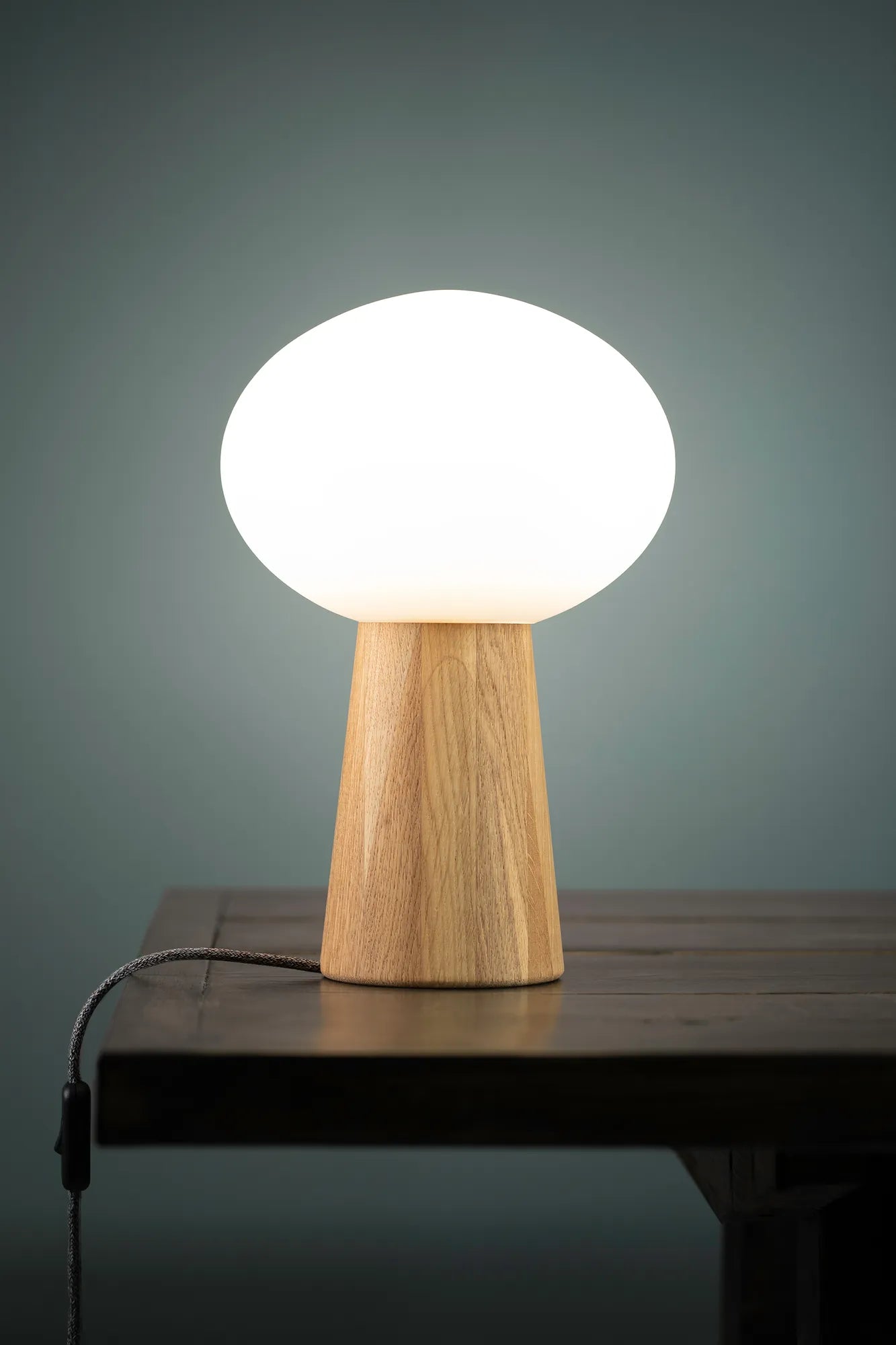 Pater bordslampa skandinavisk design | Pater table lamp Scandinavian design | Pater Tischlampe skandinavisches Design