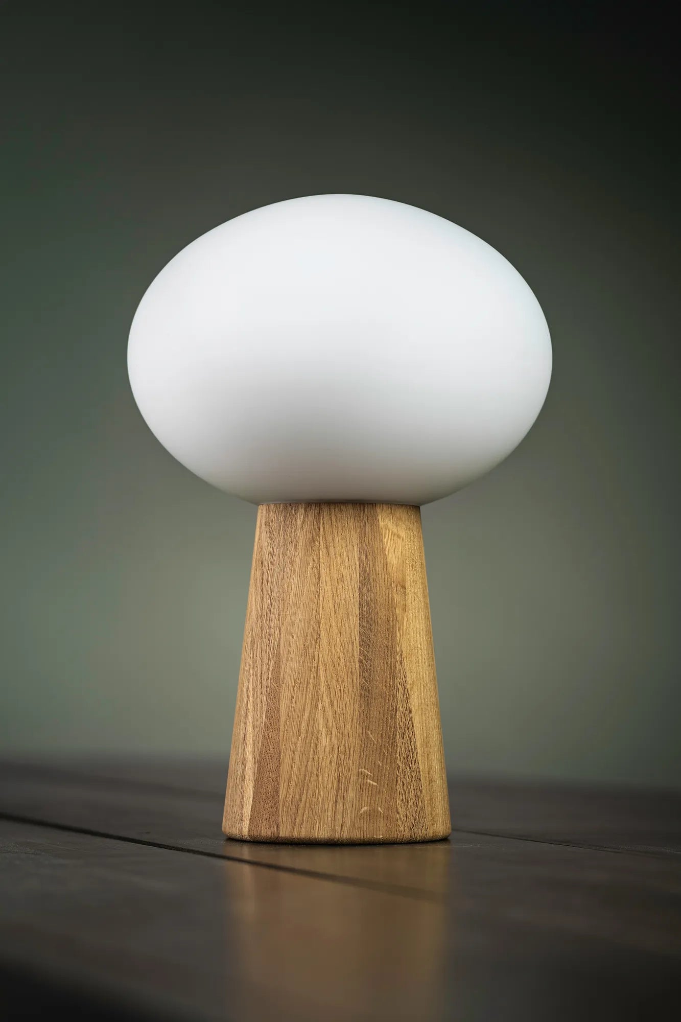 Pater bordslampa stilren belysning | Pater table lamp minimalist lighting | Pater Tischlampe minimalistische Beleuchtung